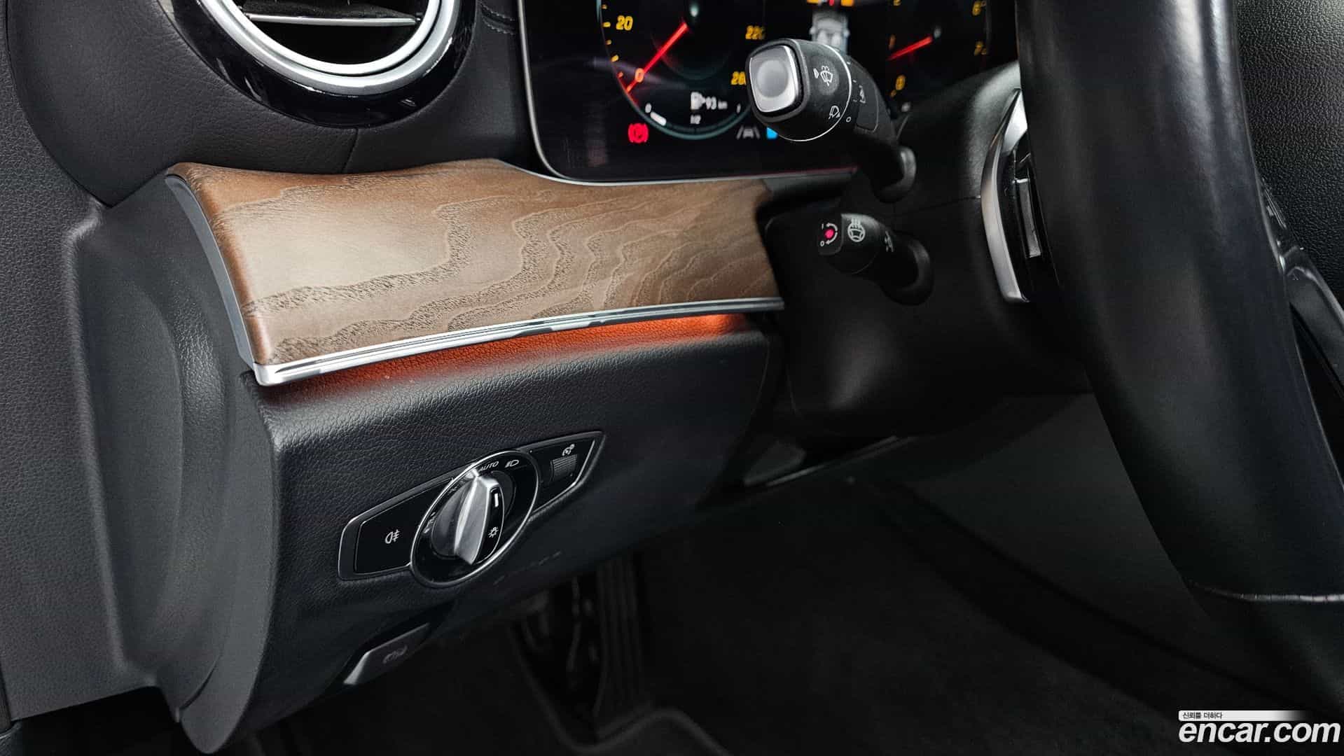 E-Class Mercedes-Benz 2020.11-OPTION-022