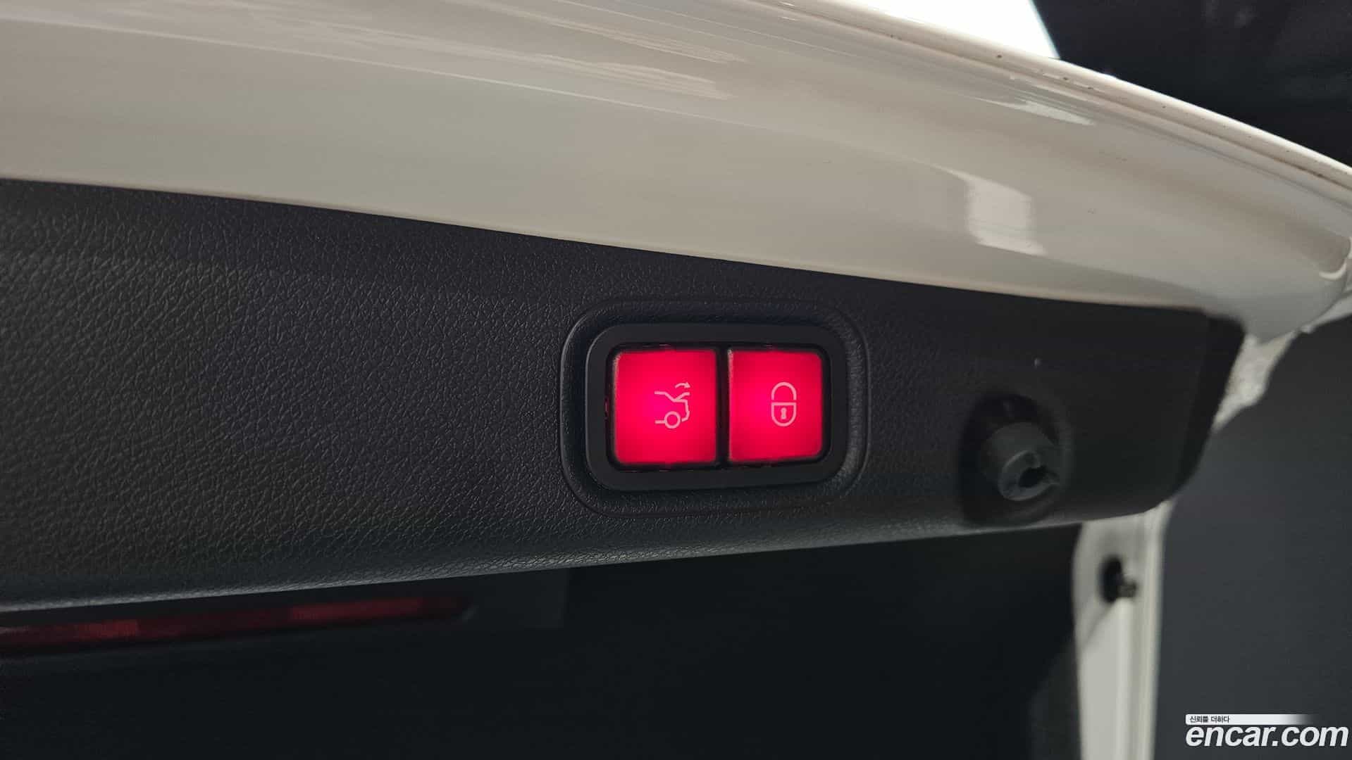 E-Class Mercedes-Benz 2020.11-OPTION-024