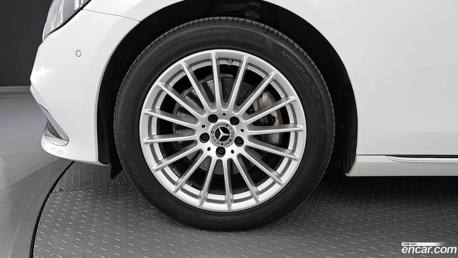 E-Class Mercedes-Benz 2021.2-OUTER-005