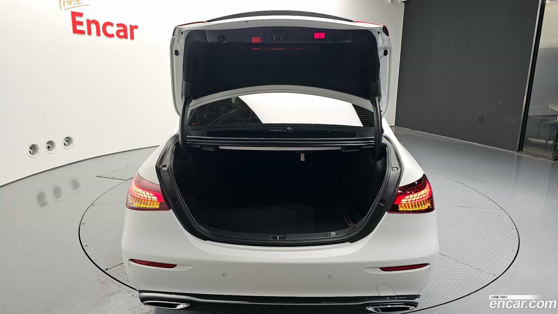 E-Class Mercedes-Benz 2021.2-OPTION-024