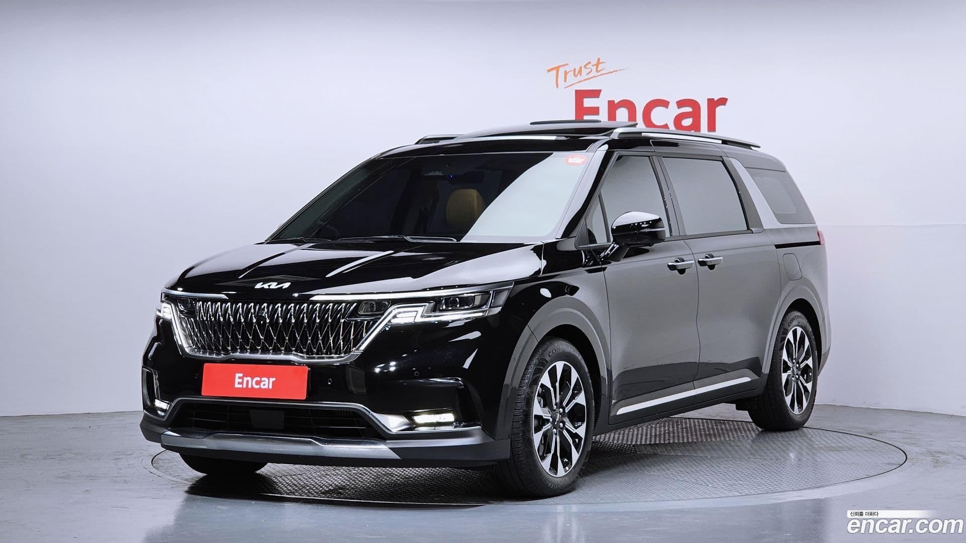 Main__Slider__Photo:Canival Kia 2023.10-0