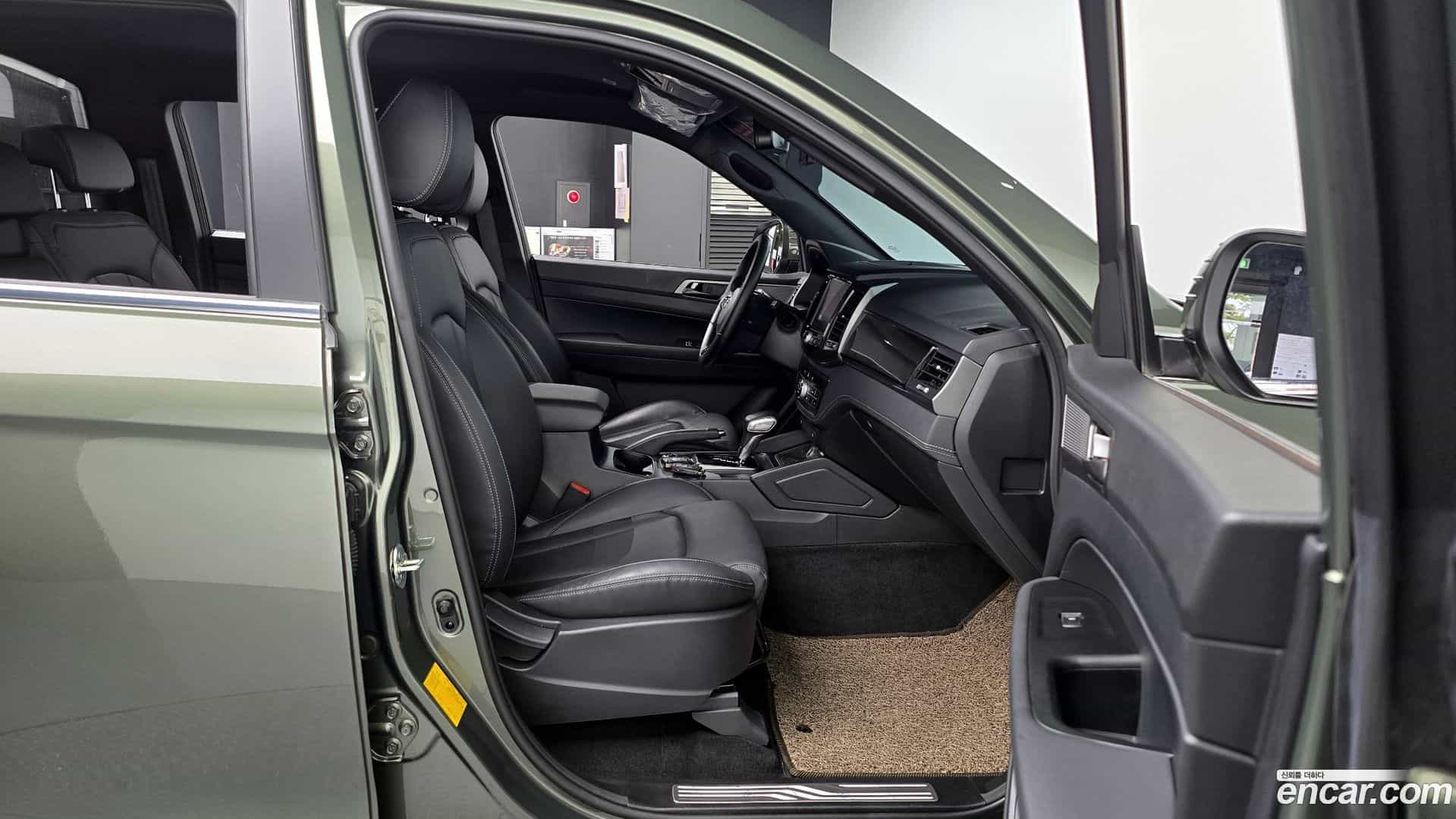 Rexton KG Mobility 2021.5-INNER-010