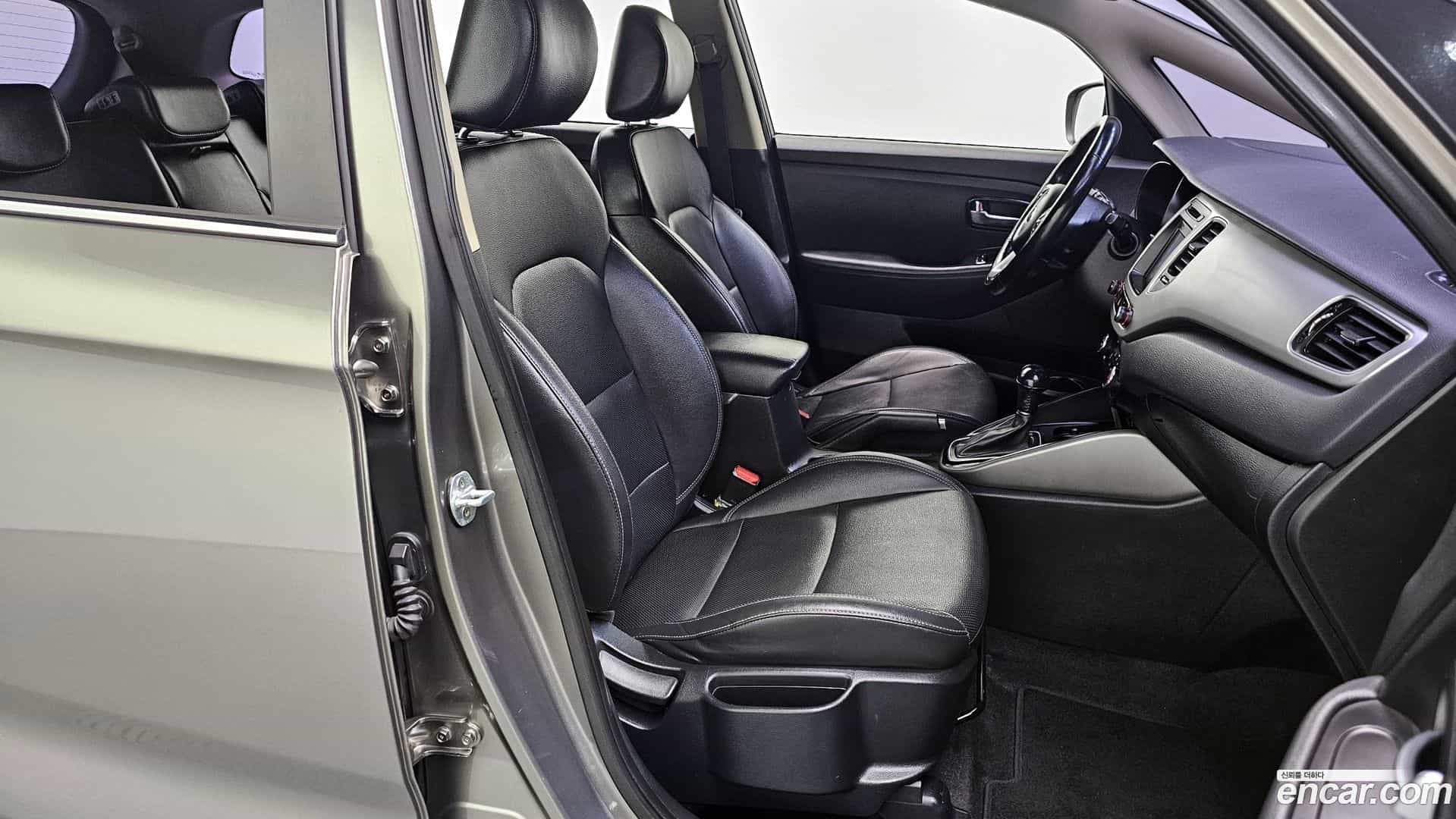 Carens Kia 2018.5-INNER-010