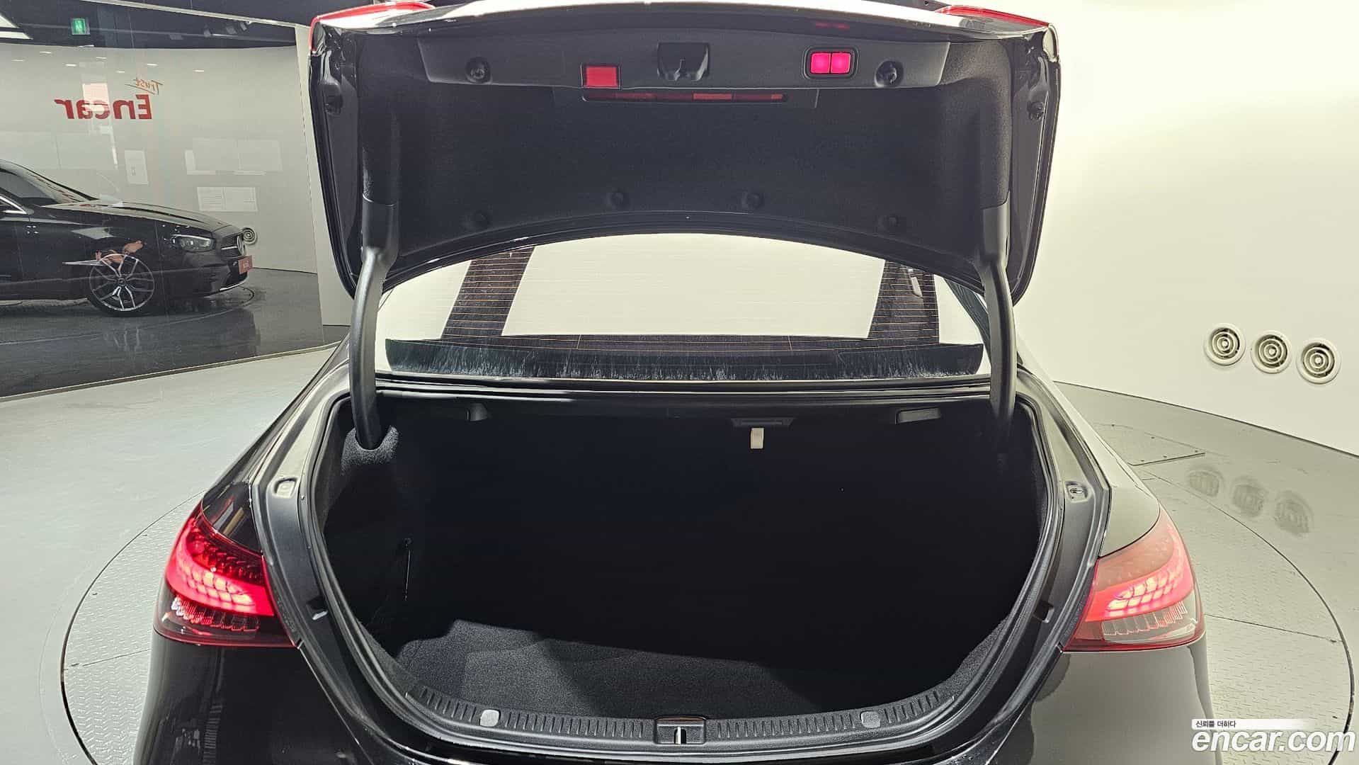 E-Class Mercedes-Benz 2022.0-OPTION-024