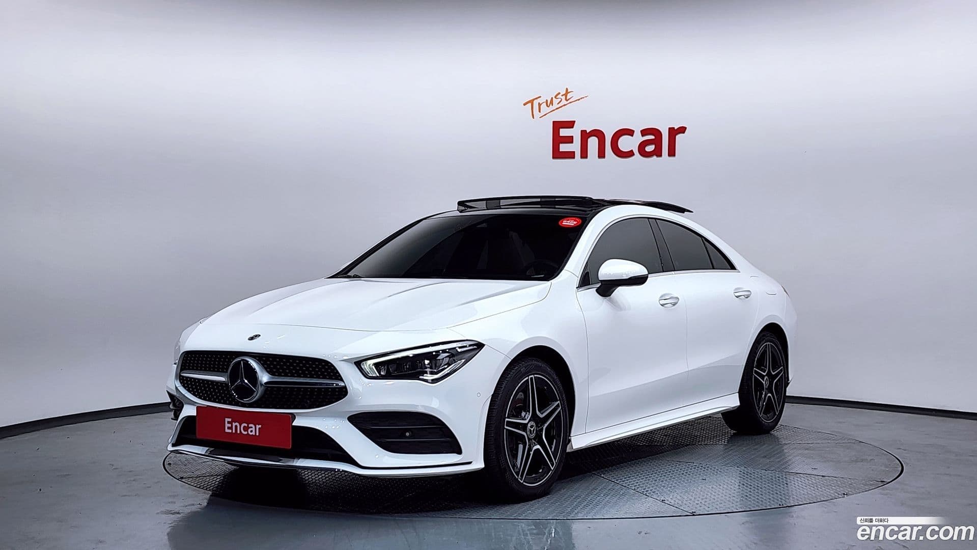Main__Slider__Photo:CLA-Class Mercedes-Benz 2020.8-0