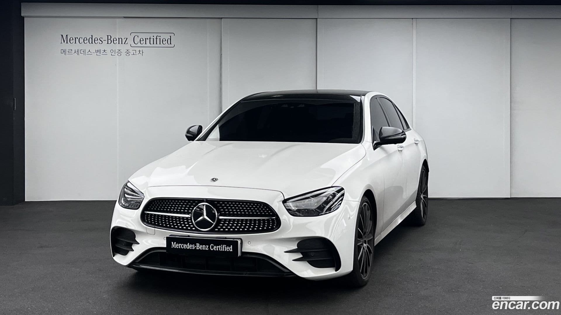 Main__Slider__Photo:E-Class Mercedes-Benz 2023.5-0