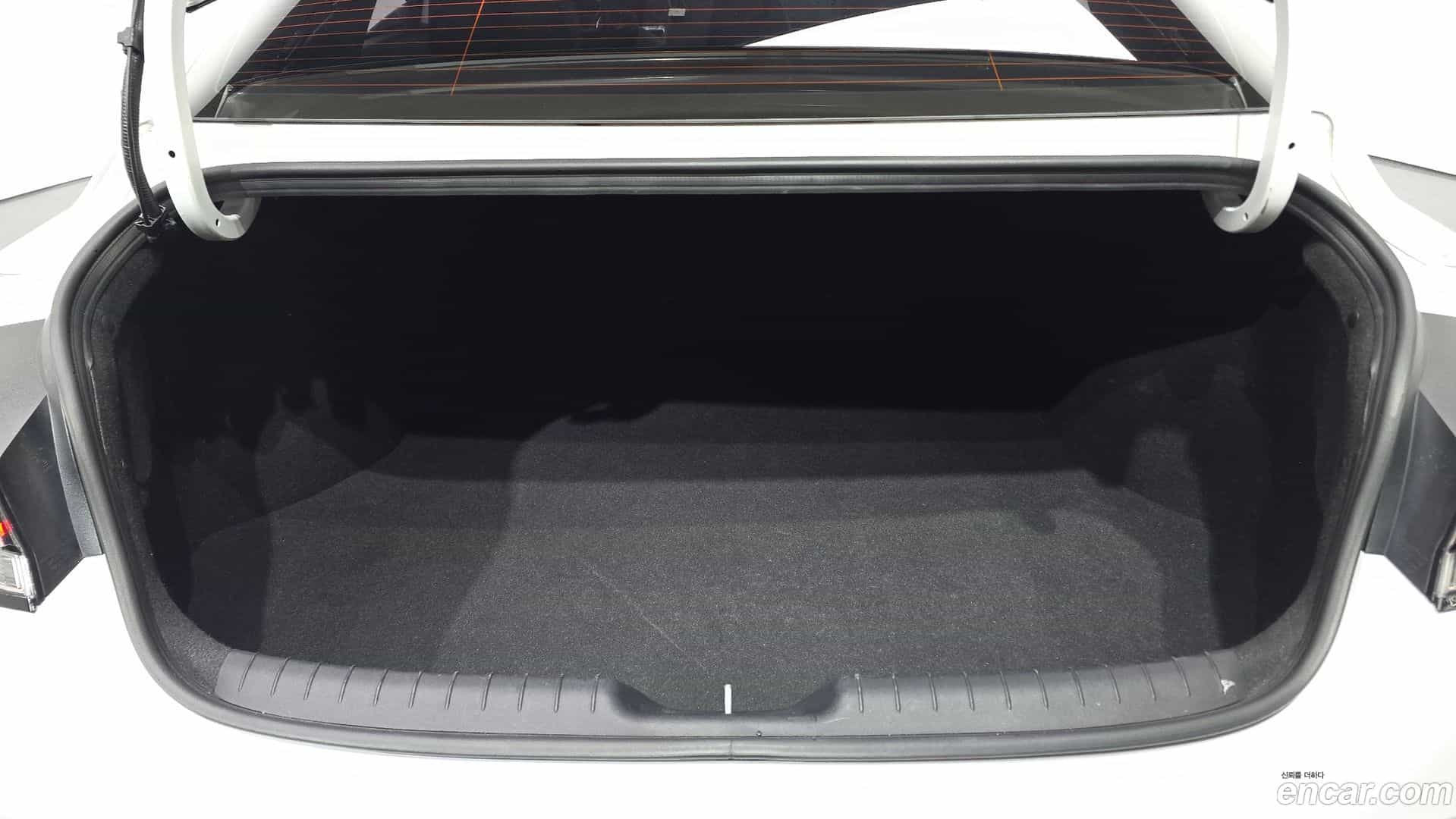 AVANTE Hyundai 2020.5-OPTION-024