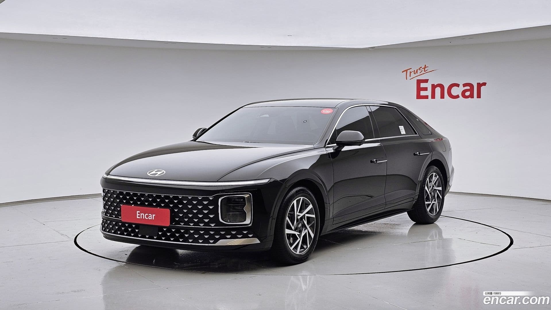 Main__Slider__Photo:Grandeur Hyundai 2023.4-0
