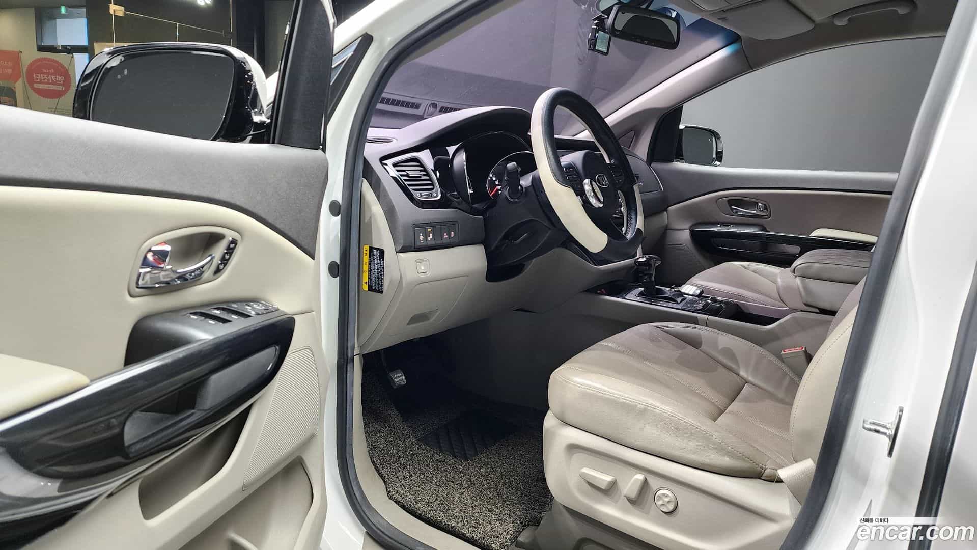 Canival Kia 2017.6-OPTION-015