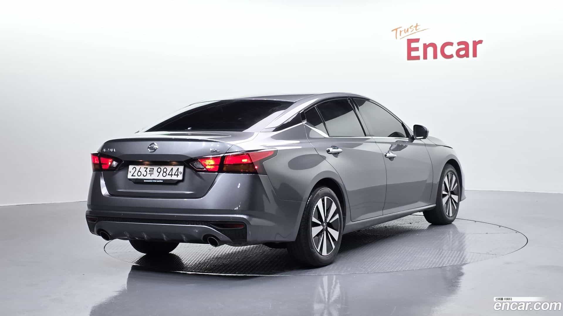 Altima Nissan 2019.11-OUTER-002