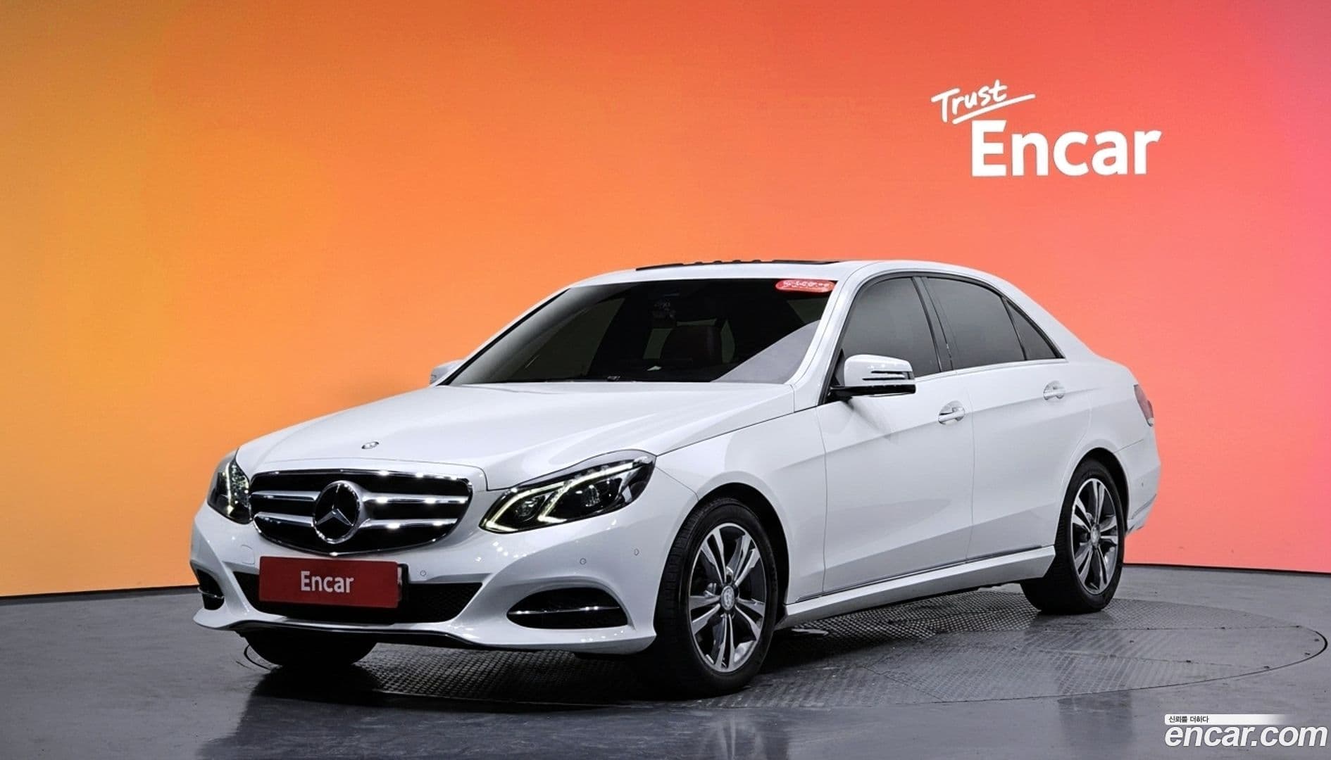 Main__Slider__Photo:E-Class Mercedes-Benz 2014.0-0