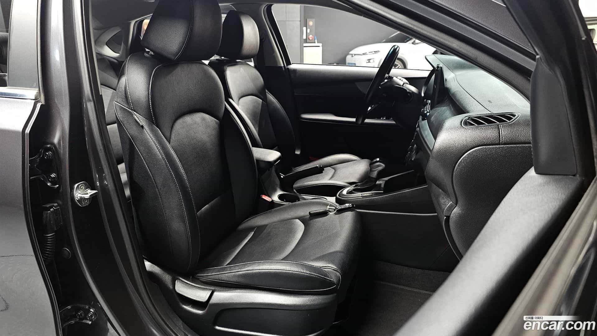 K3 Kia 2019.5-INNER-010