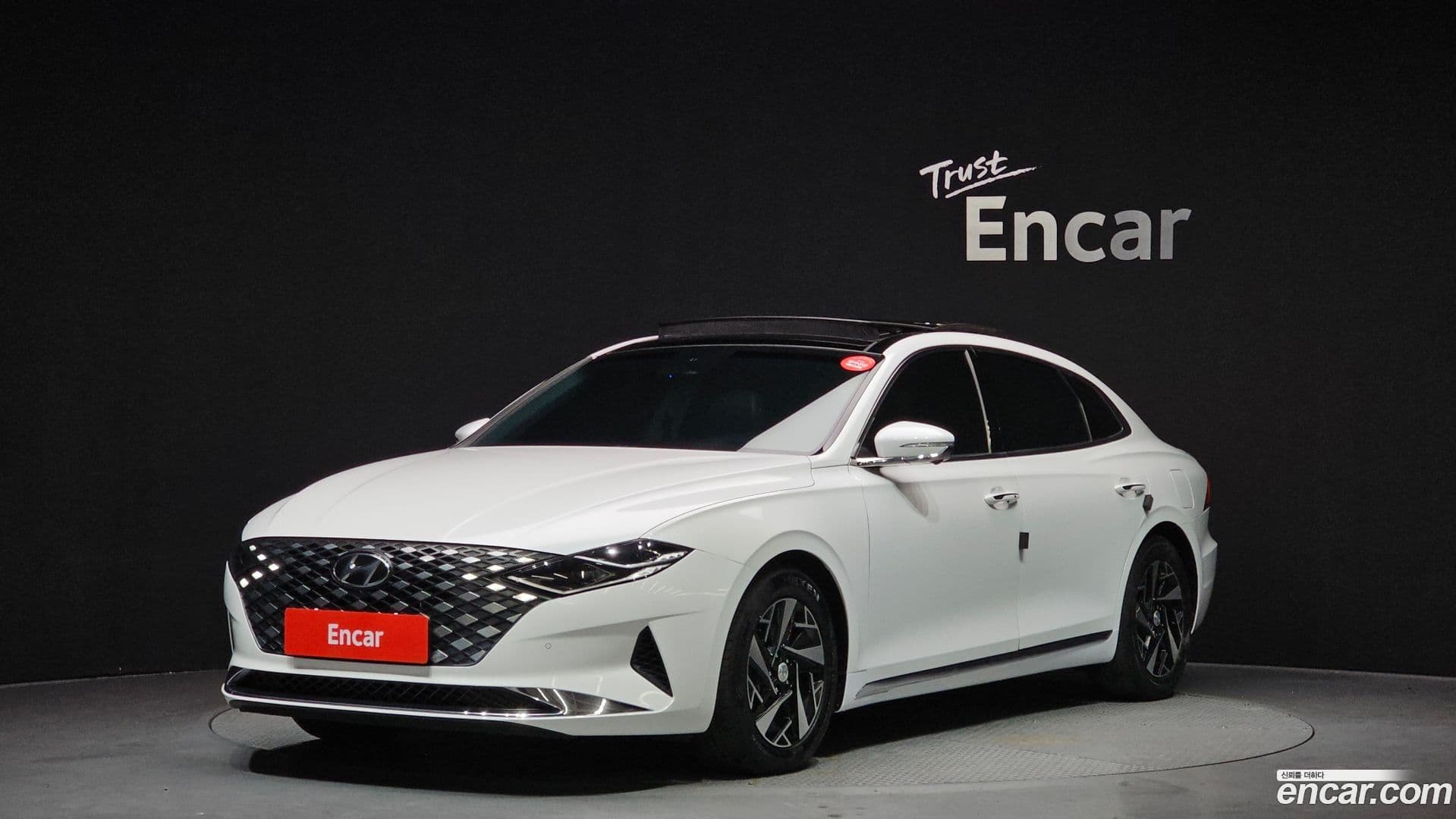 Main__Slider__Photo:Grandeur Hyundai 2022.3-0