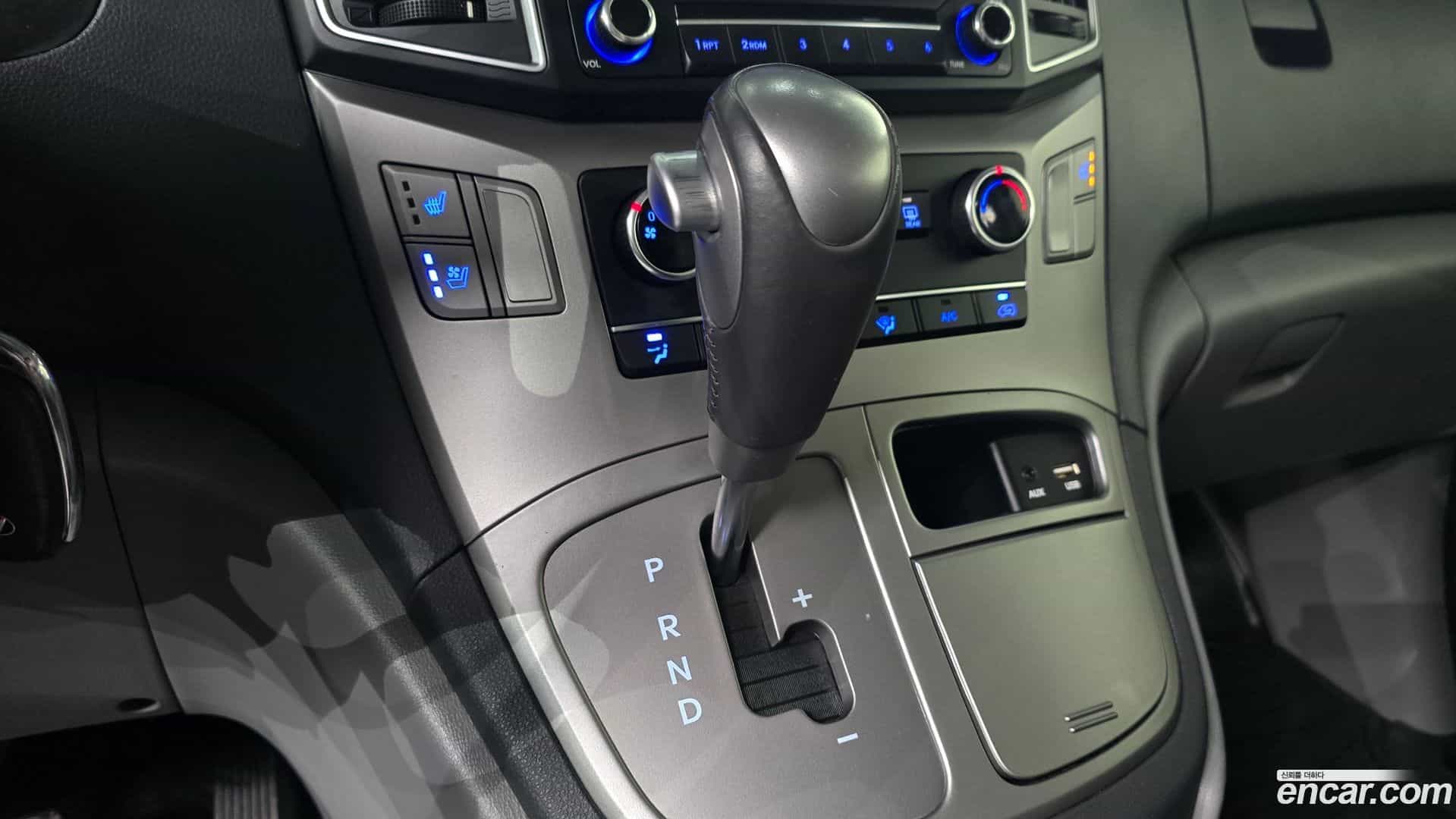 Starex Hyundai 2021.1-INNER-009