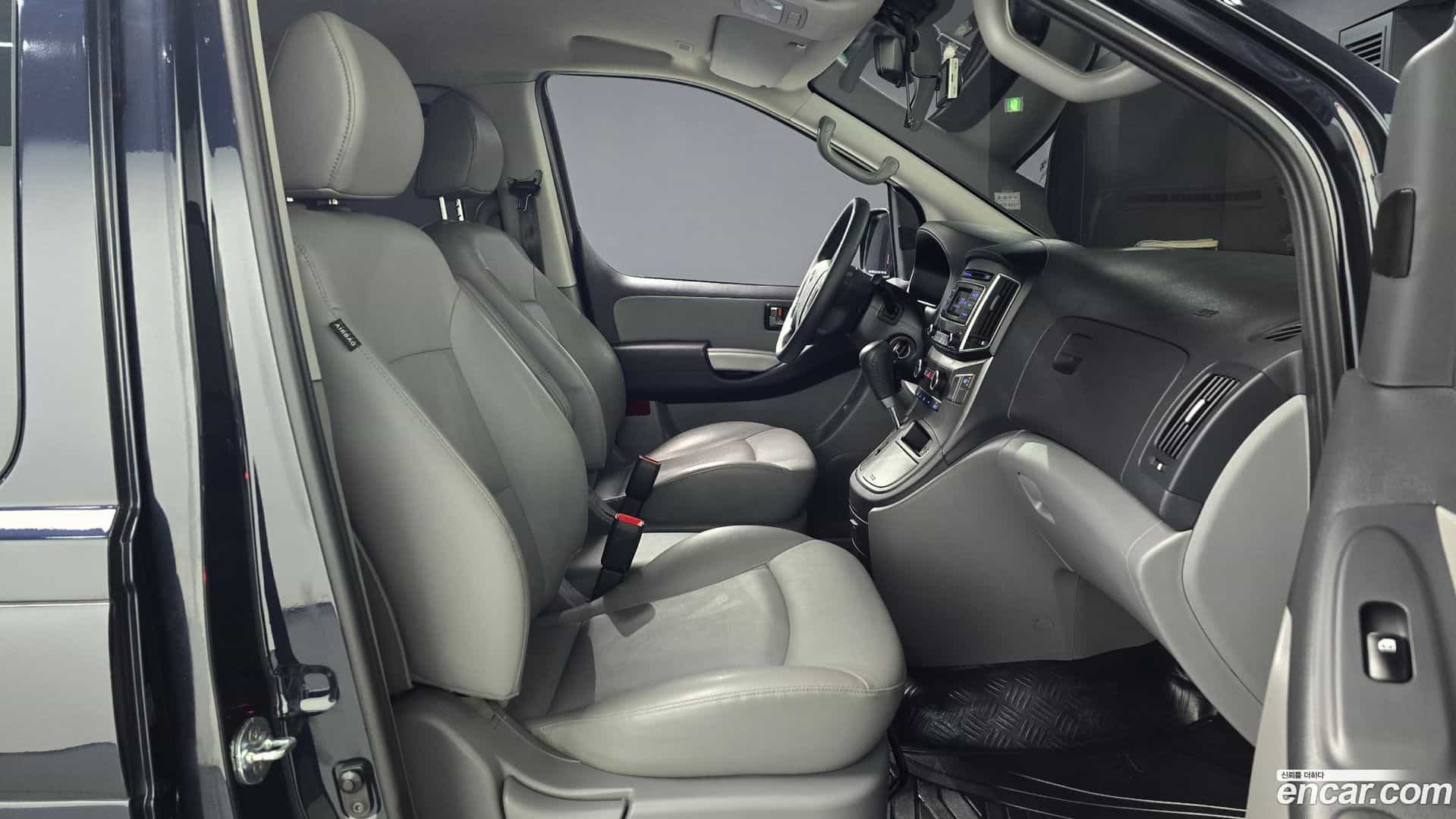 Starex Hyundai 2021.1-INNER-010