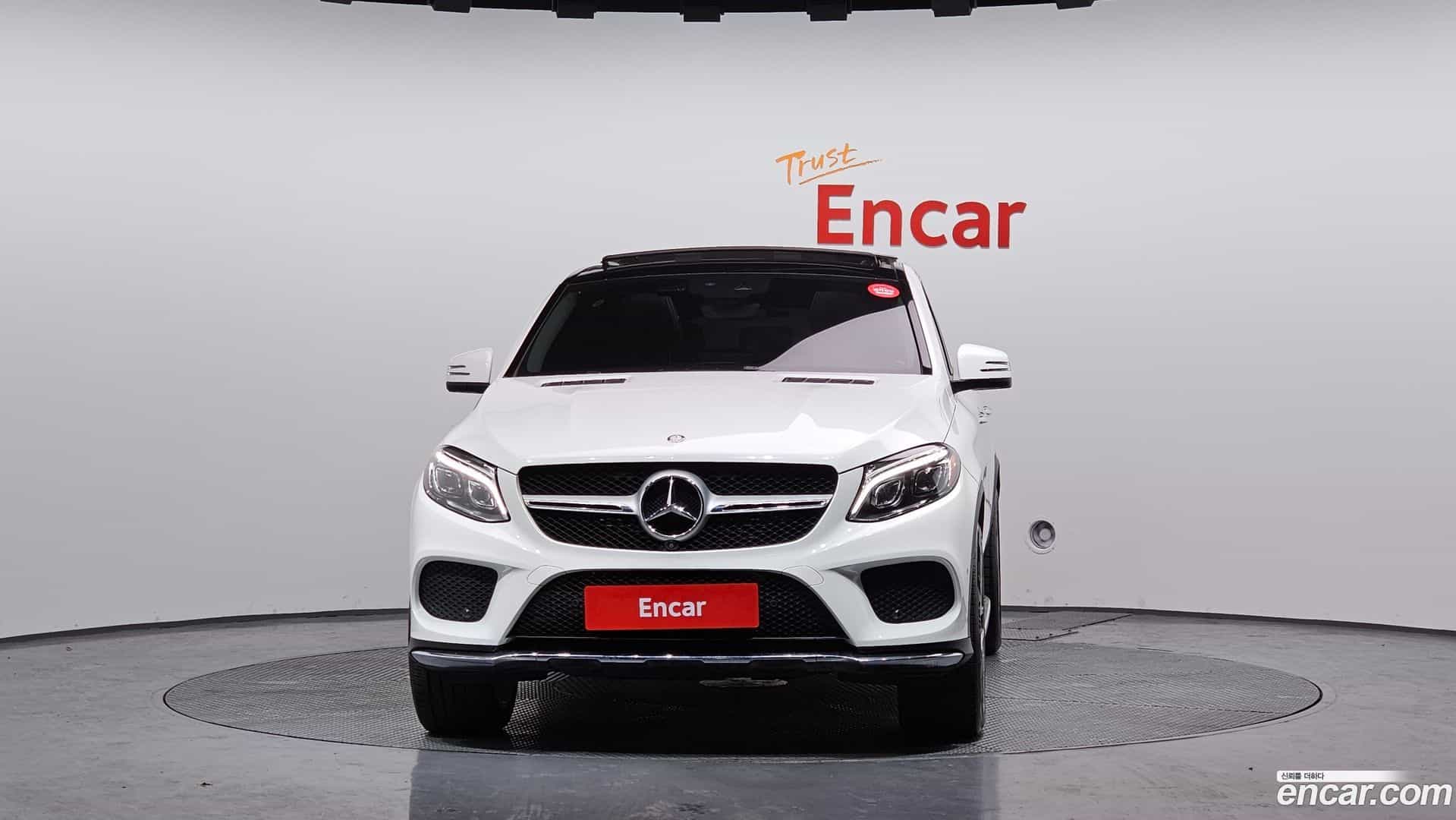 GLE-Class Mercedes-Benz 2017.2-OUTER-003
