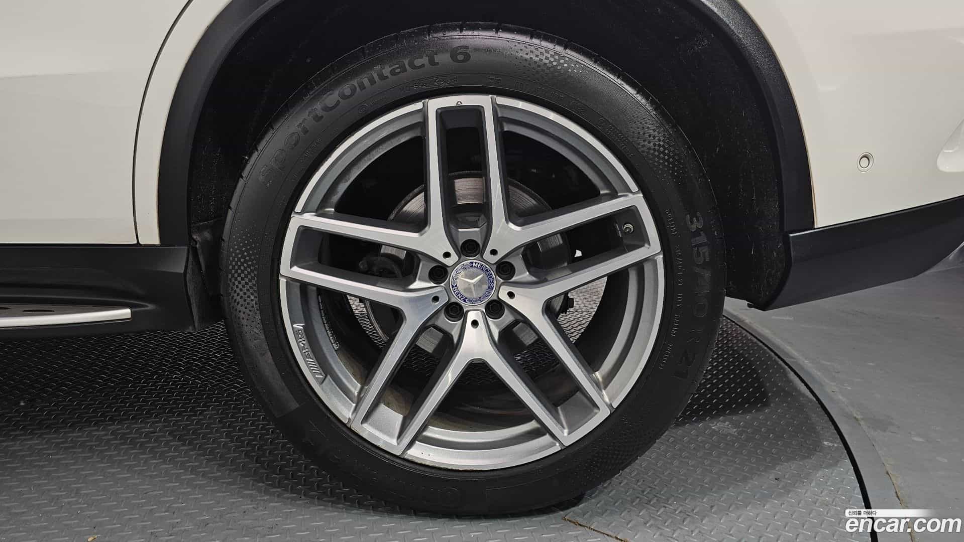 GLE-Class Mercedes-Benz 2017.2-OUTER-005