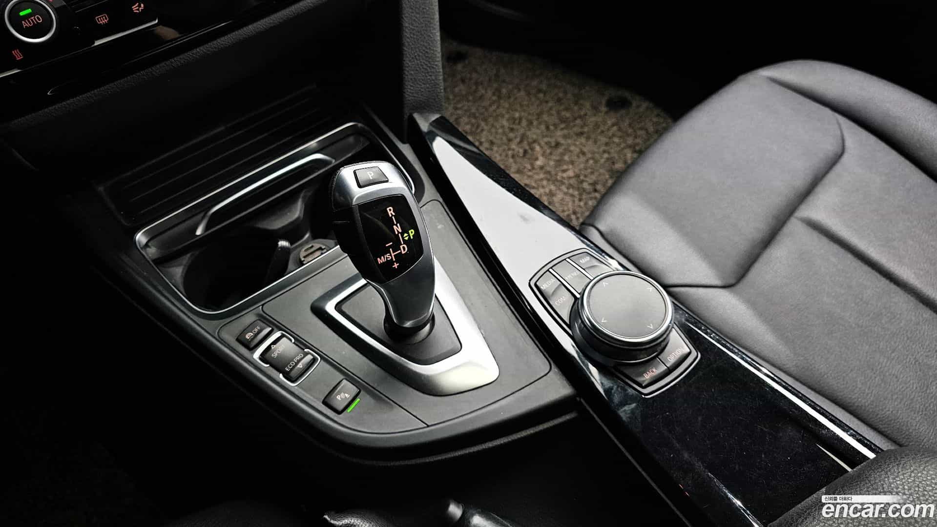 3-Series BMW 2017.5-INNER-009