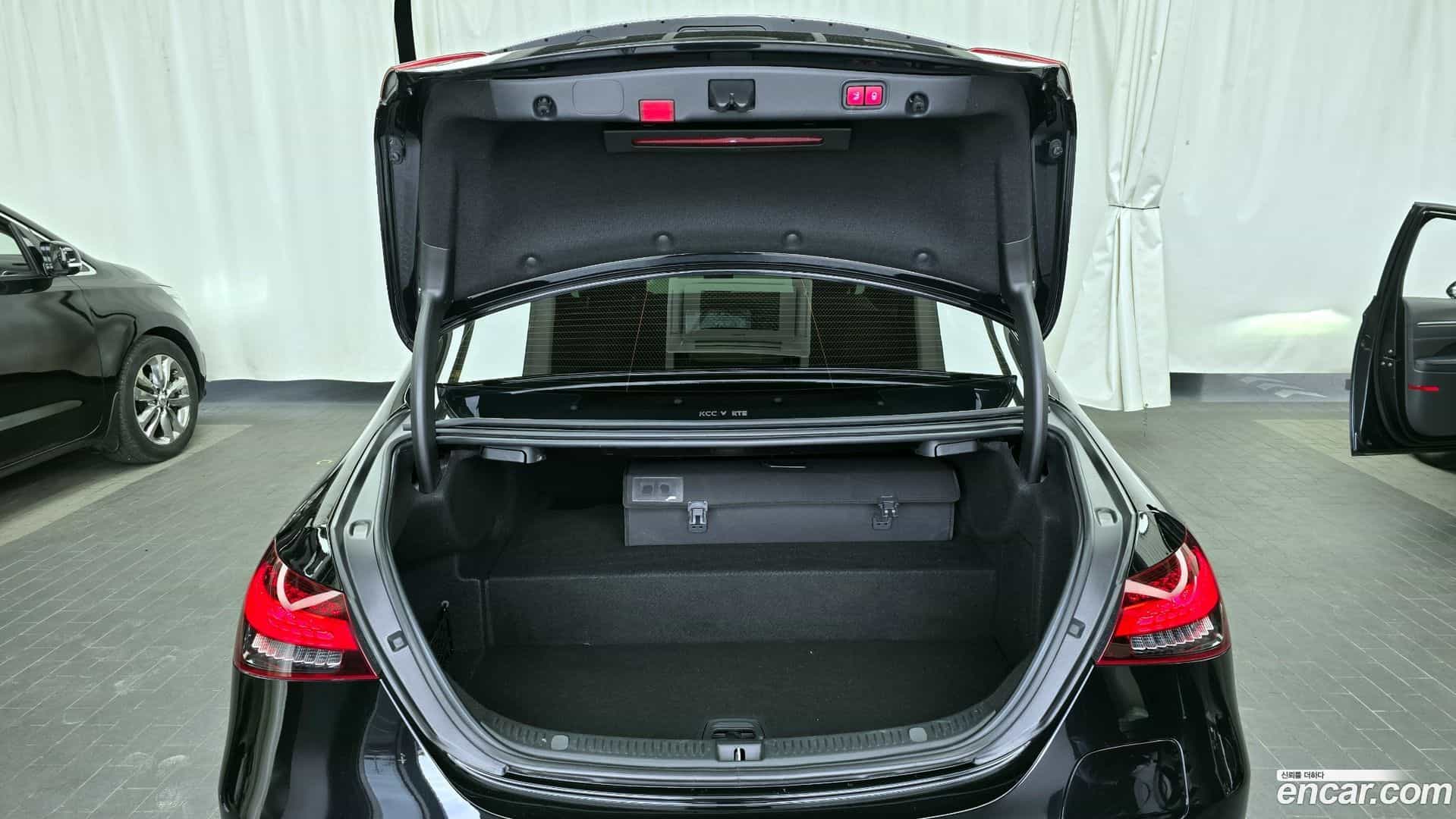 E-Class Mercedes-Benz 2021.4-OPTION-024