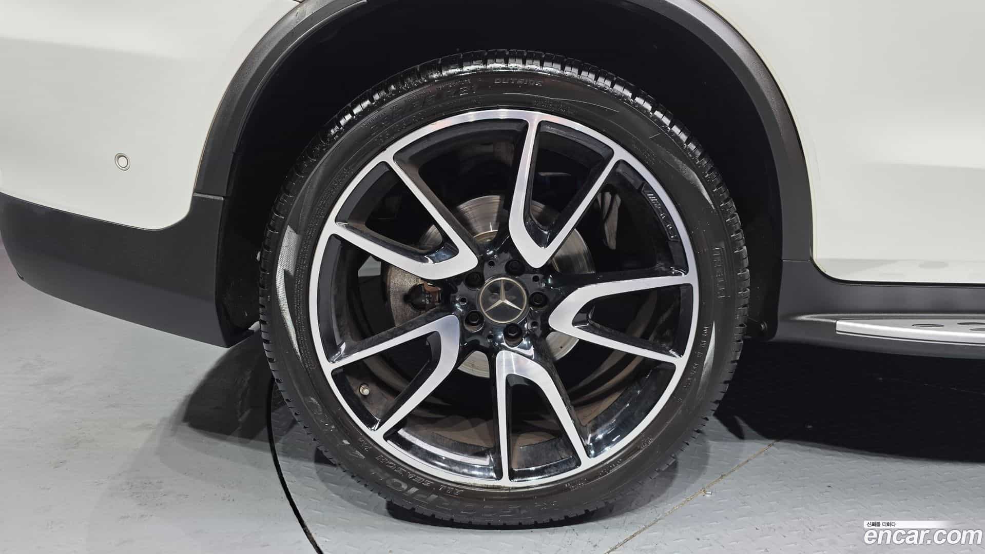 GLC-Class Mercedes-Benz 2019.11-OUTER-005