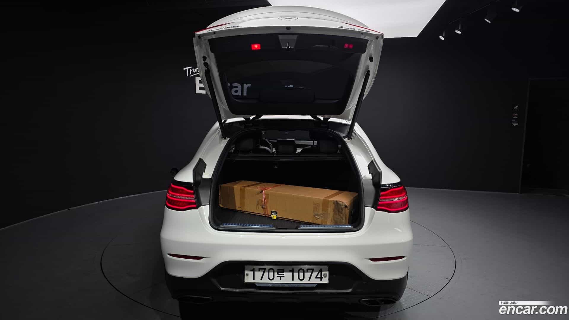 GLC-Class Mercedes-Benz 2019.11-OPTION-024