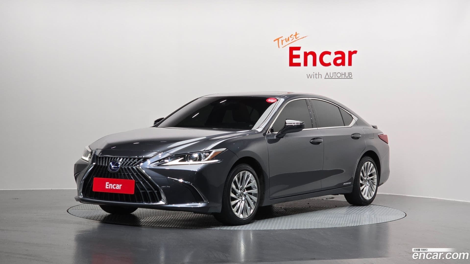 Main__Slider__Photo:ES Lexus 2022.2-0