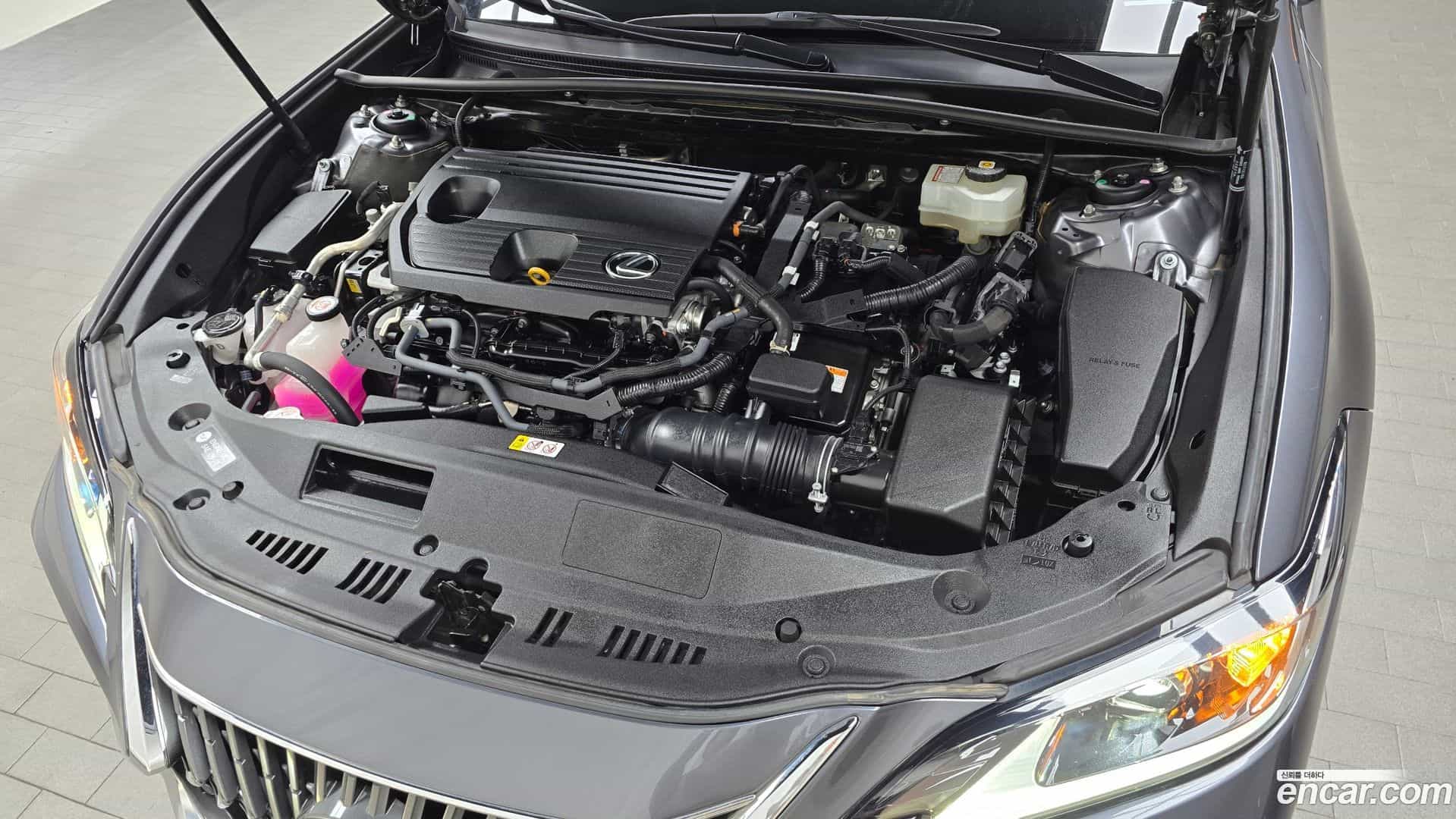 ES Lexus 2022.2-INNER-006