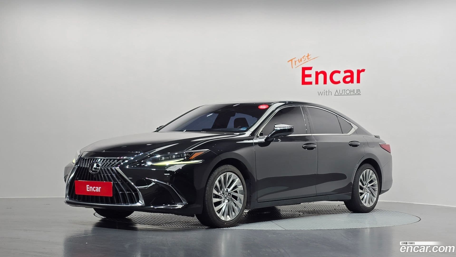 Main__Slider__Photo:ES Lexus 2023.0-0