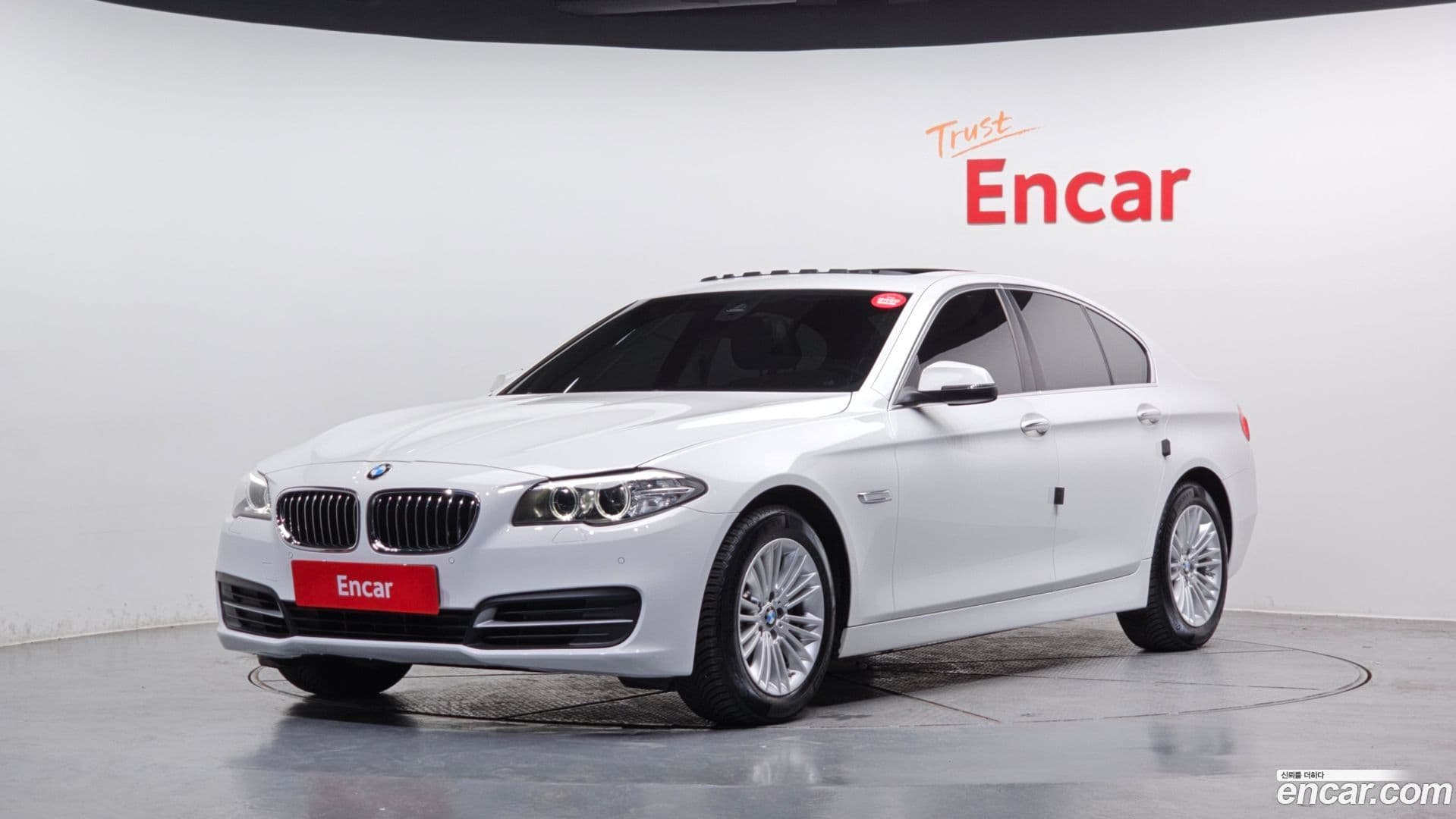 Main__Slider__Photo:5-Series BMW 2015.2-0