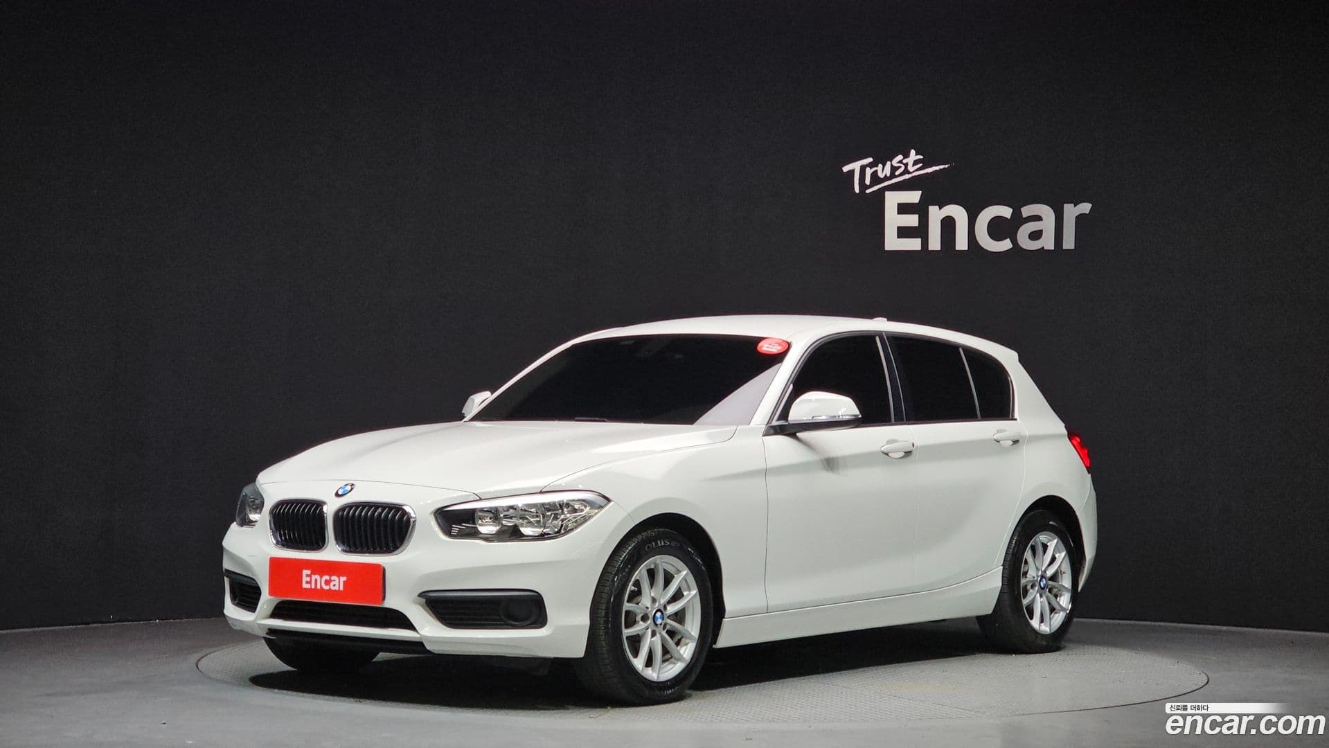 Main__Slider__Photo:1-Series BMW 2018.11-0