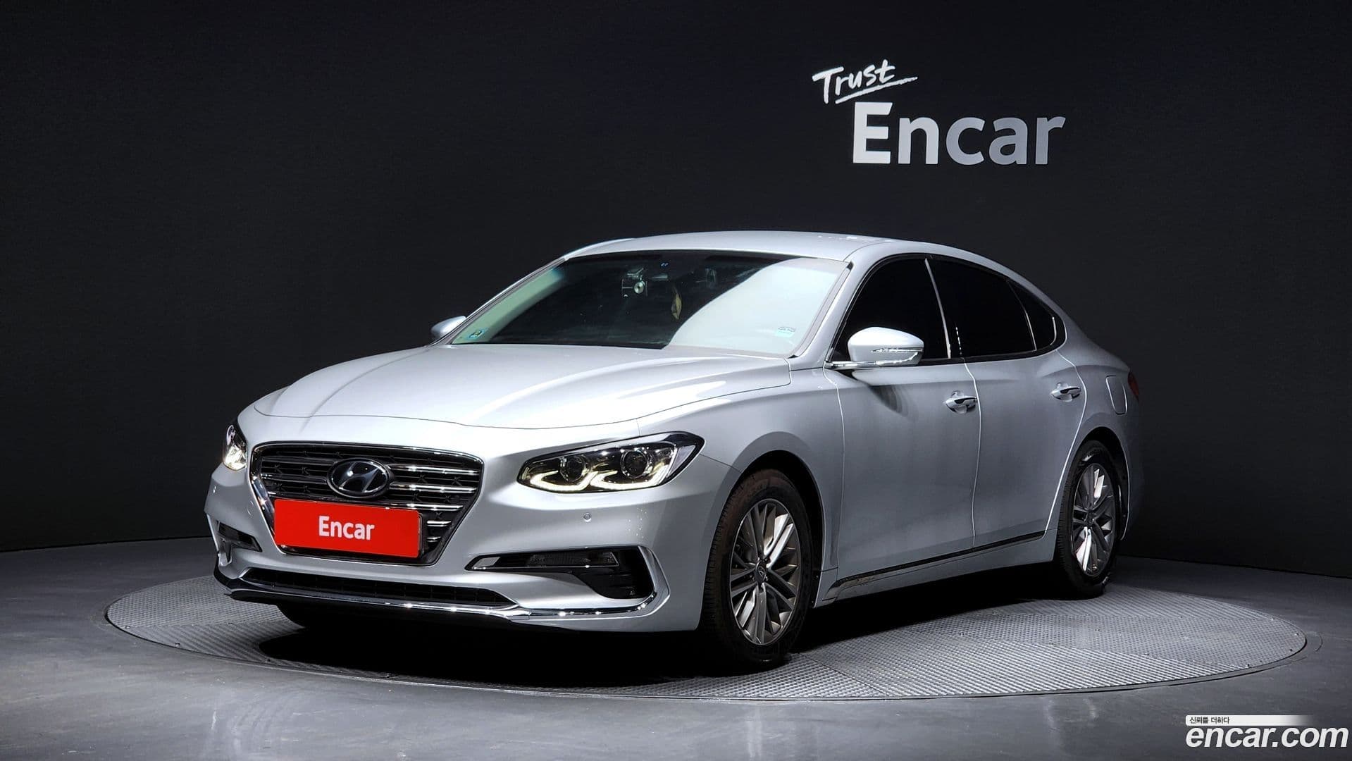 Main__Slider__Photo:Grandeur Hyundai 2018.4-0