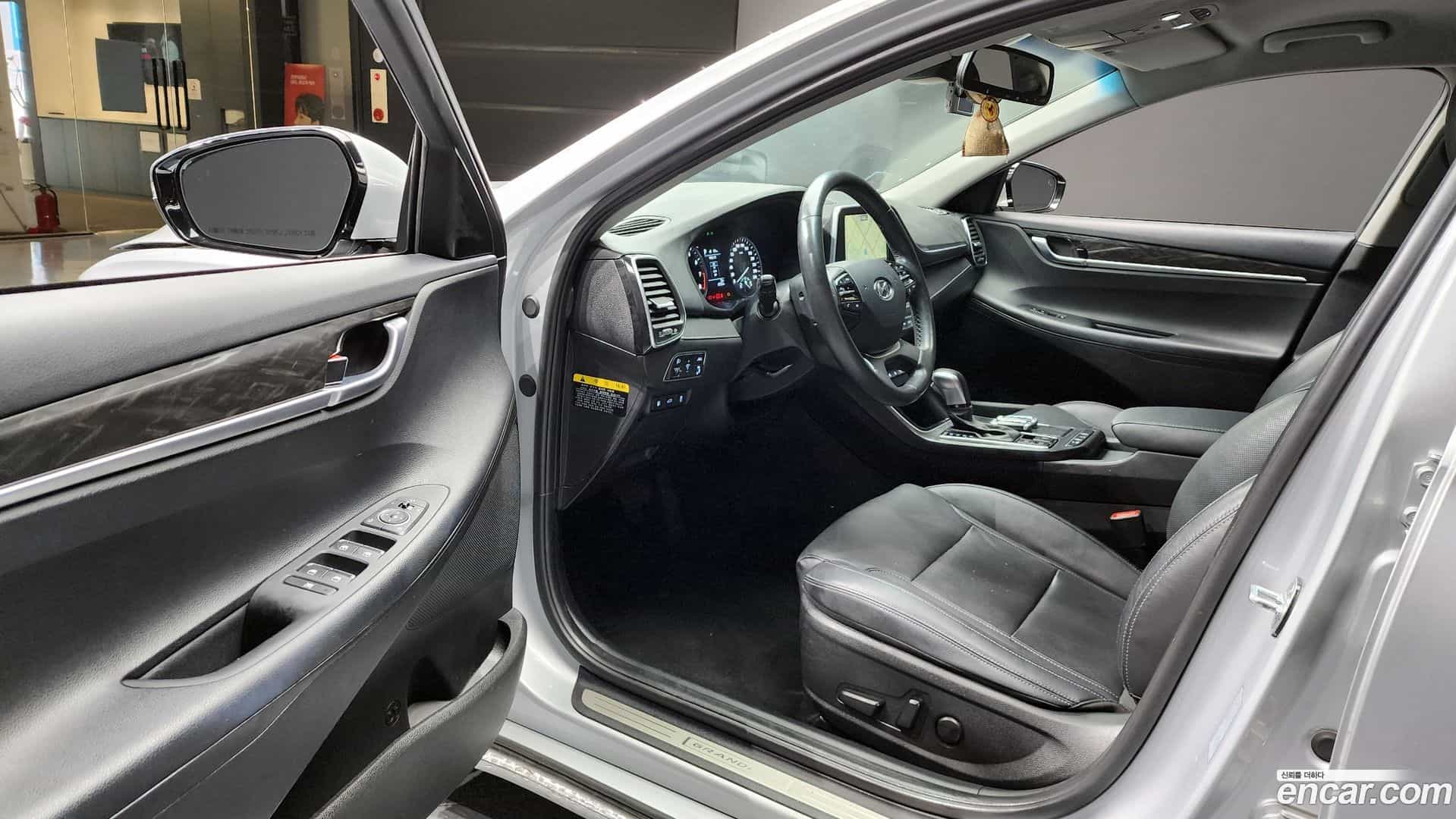 Grandeur Hyundai 2018.4-OPTION-015