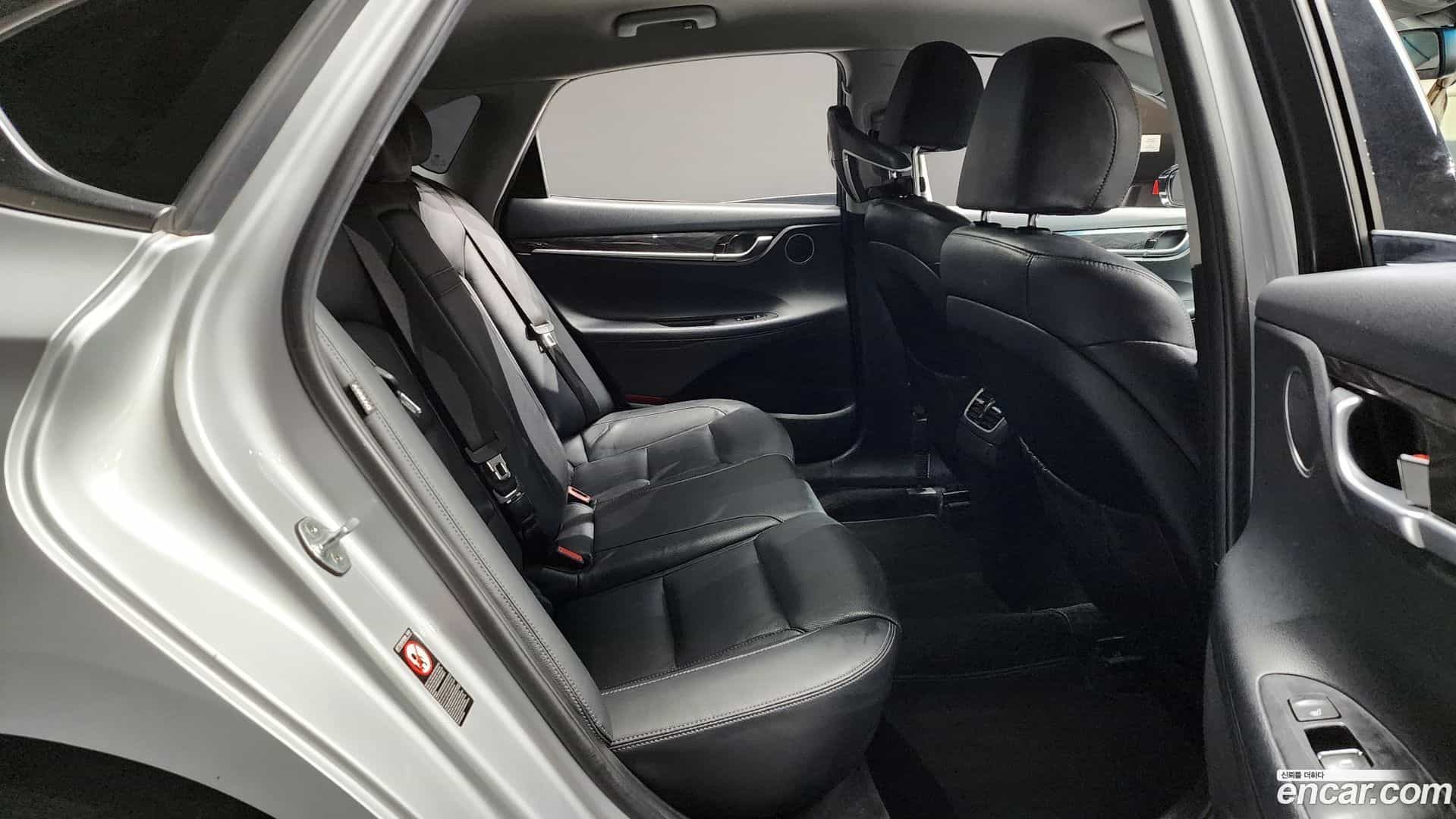 Grandeur Hyundai 2018.4-OPTION-016
