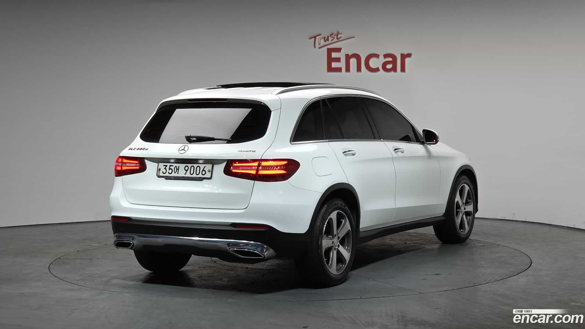 GLC-Class Mercedes-Benz 2016.11-OUTER-002