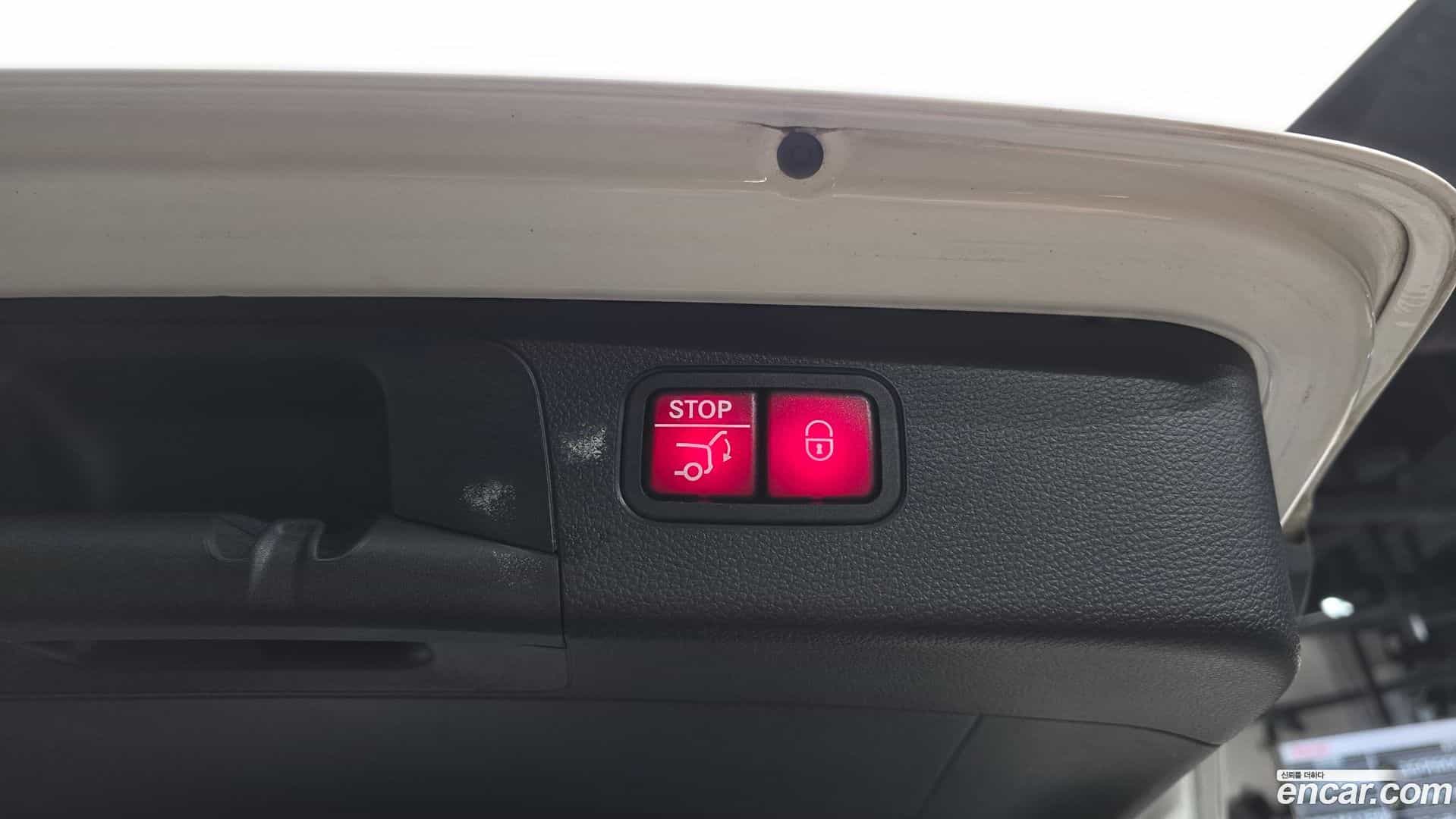 GLC-Class Mercedes-Benz 2016.11-OPTION-024