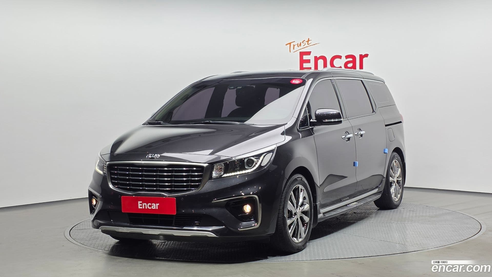 Main__Slider__Photo:Canival Kia 2019.11-0