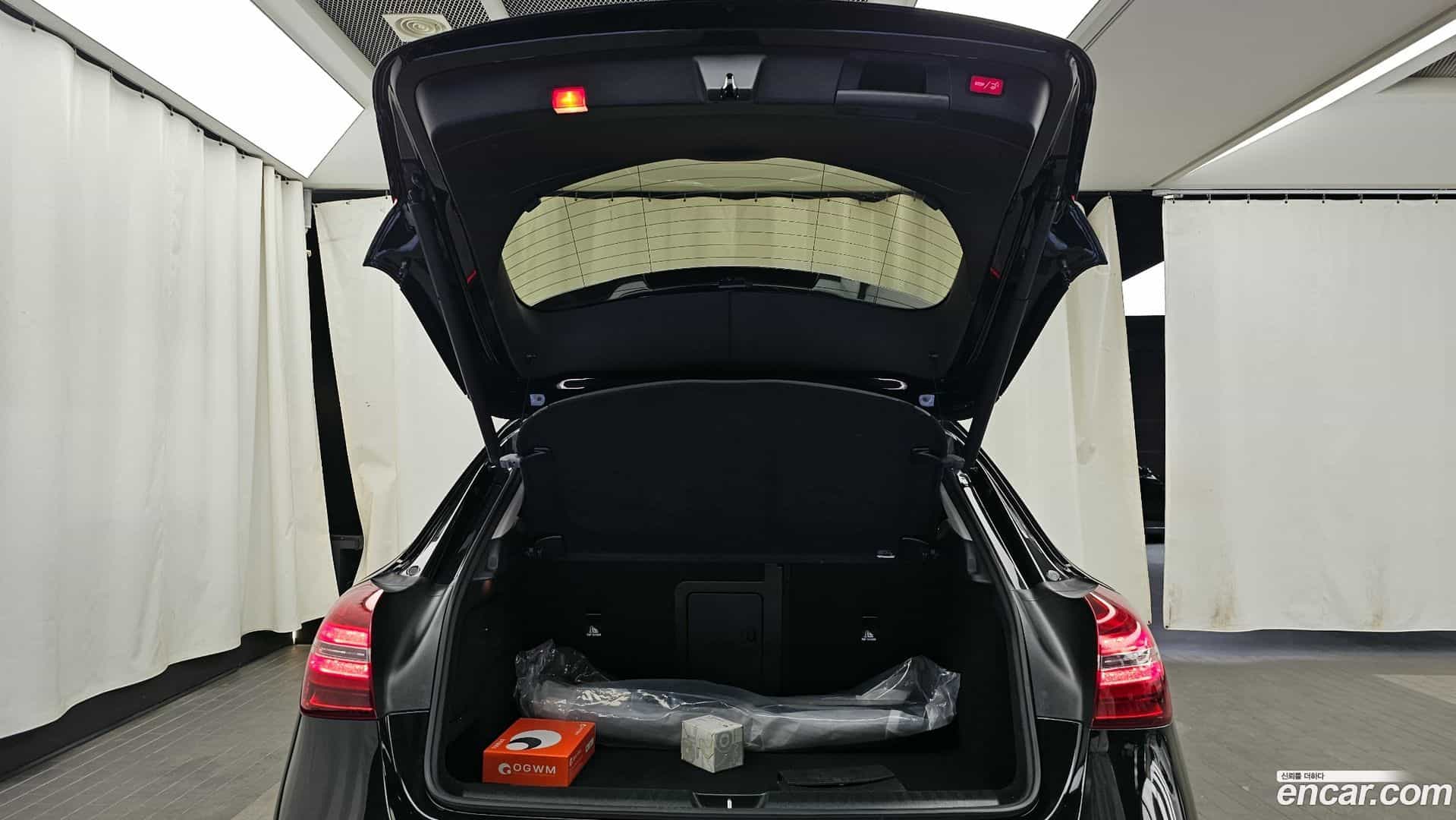 GLA-Class Mercedes-Benz 2017.10-OPTION-024