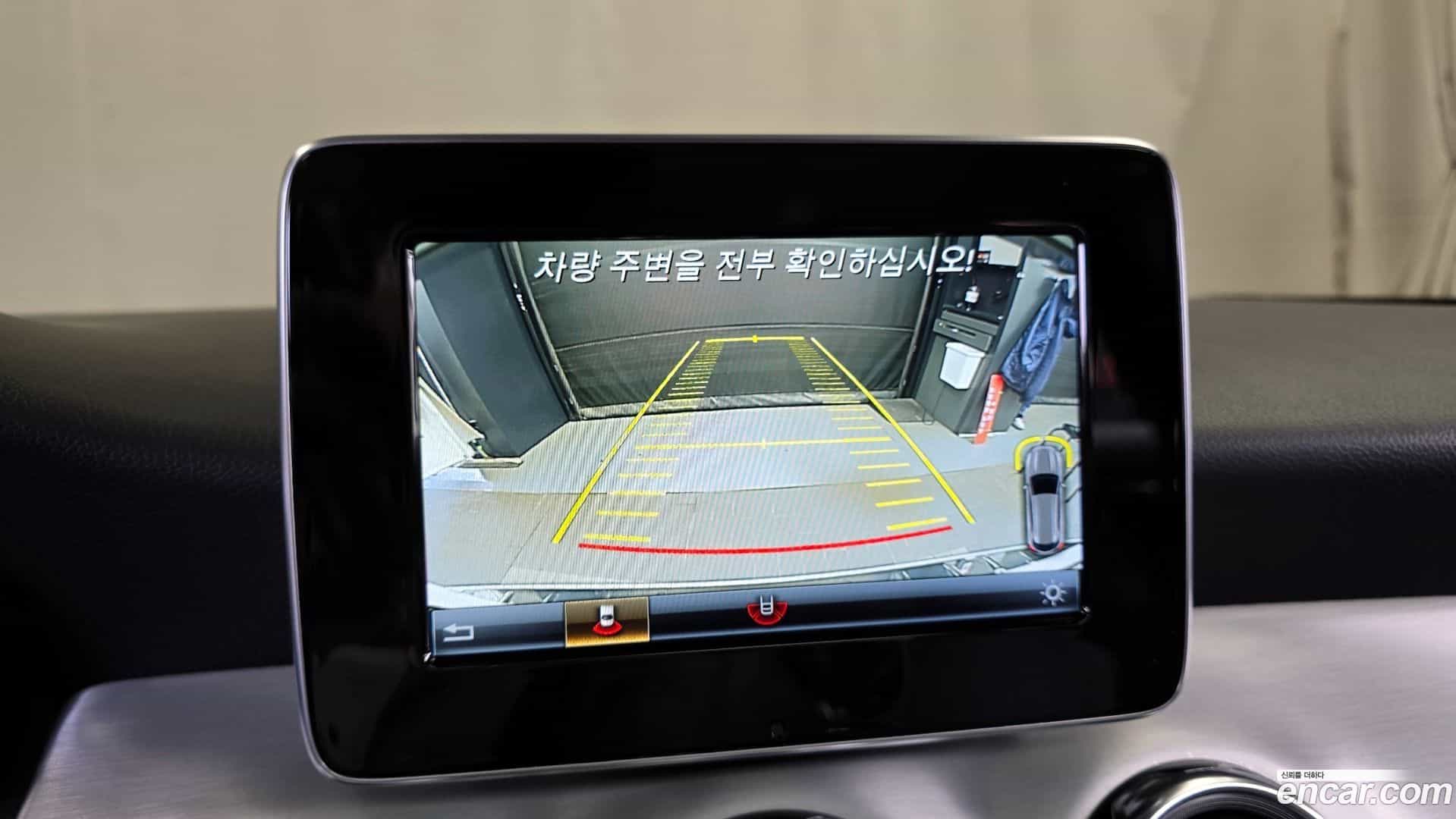 GLA-Class Mercedes-Benz 2018.11-OPTION-019