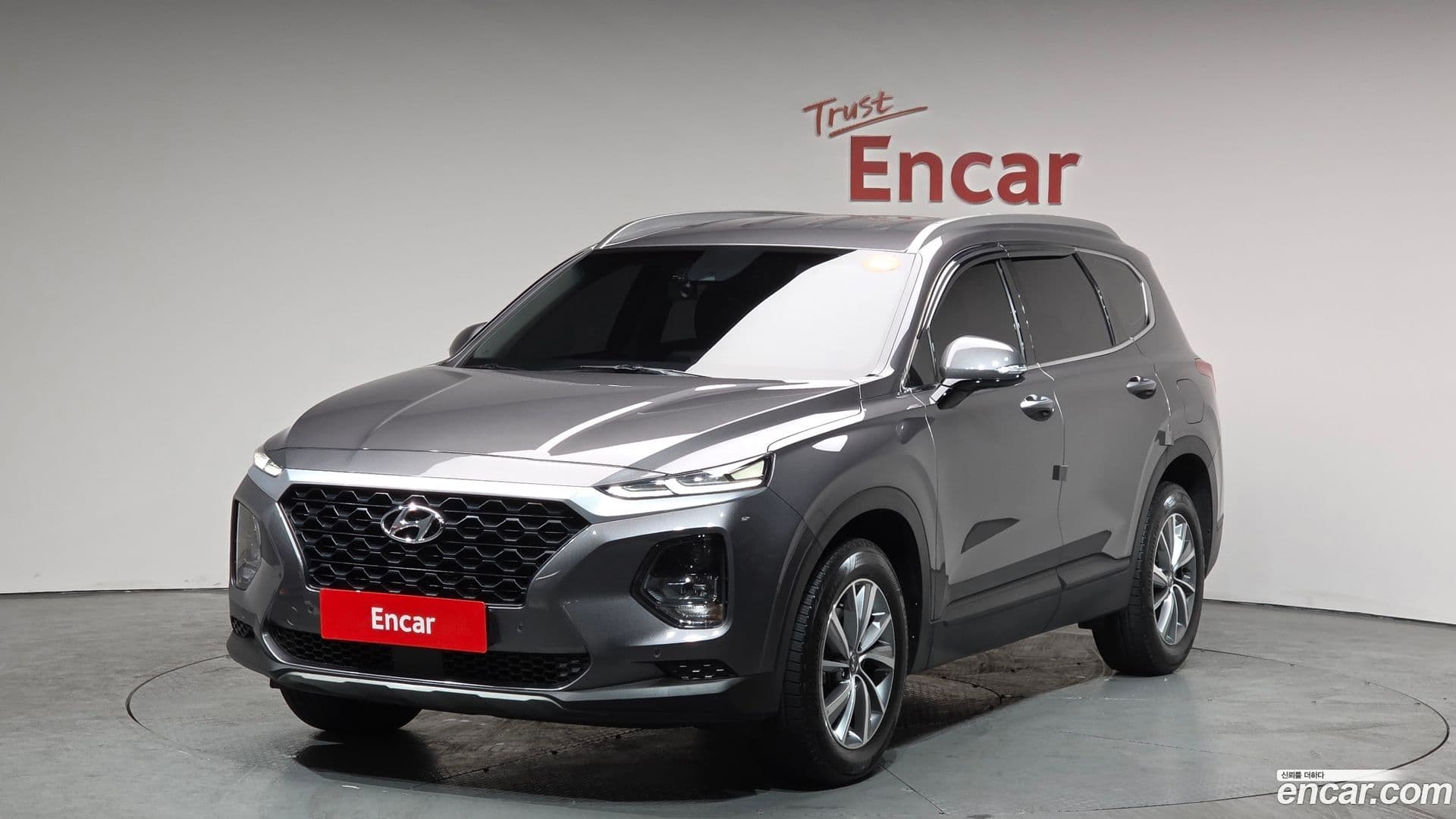 Main__Slider__Photo:Santafe Hyundai 2019.0-0
