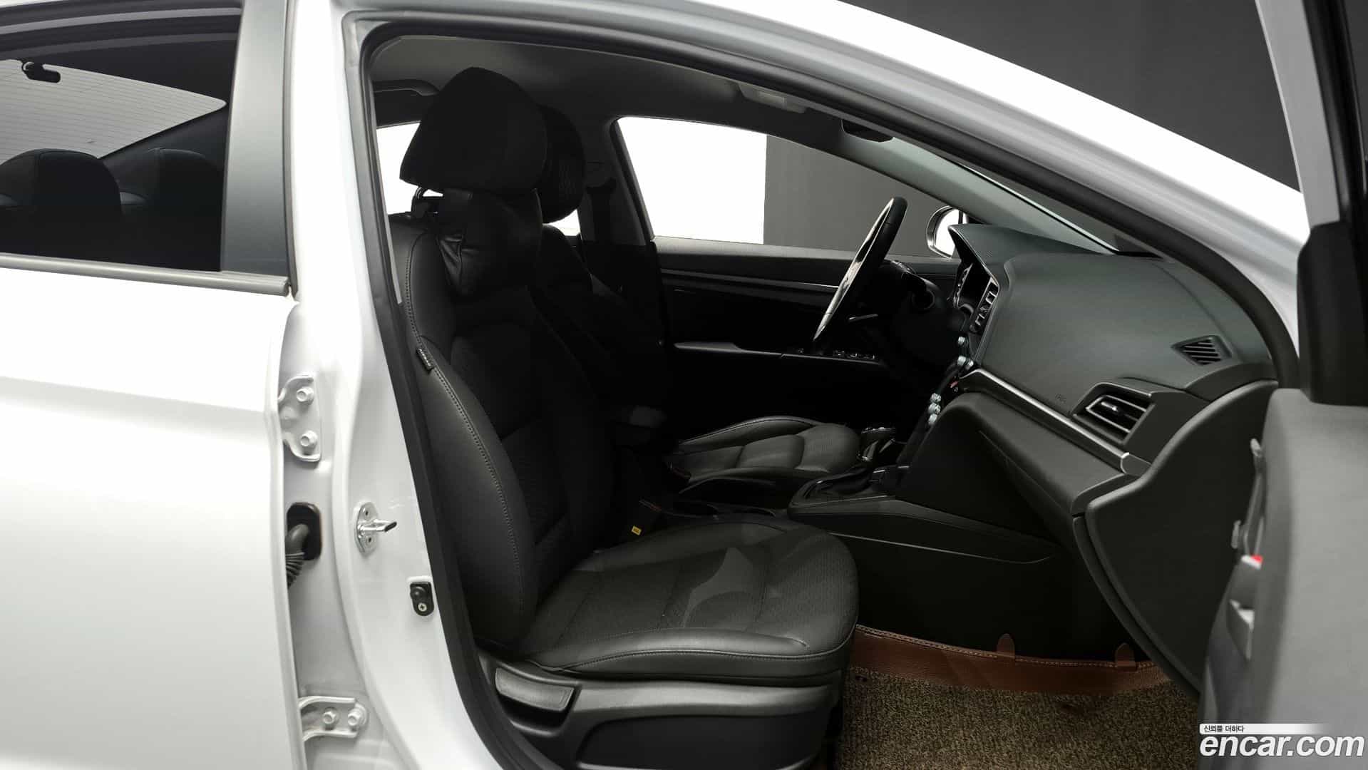 AVANTE Hyundai 2019.7-INNER-010