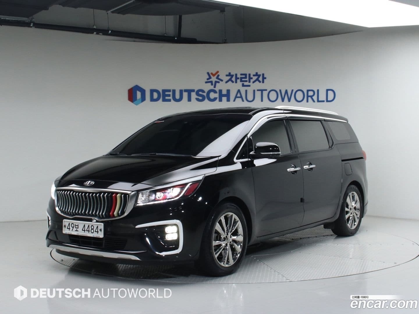 Main__Slider__Photo:Canival Kia 2019.3-0