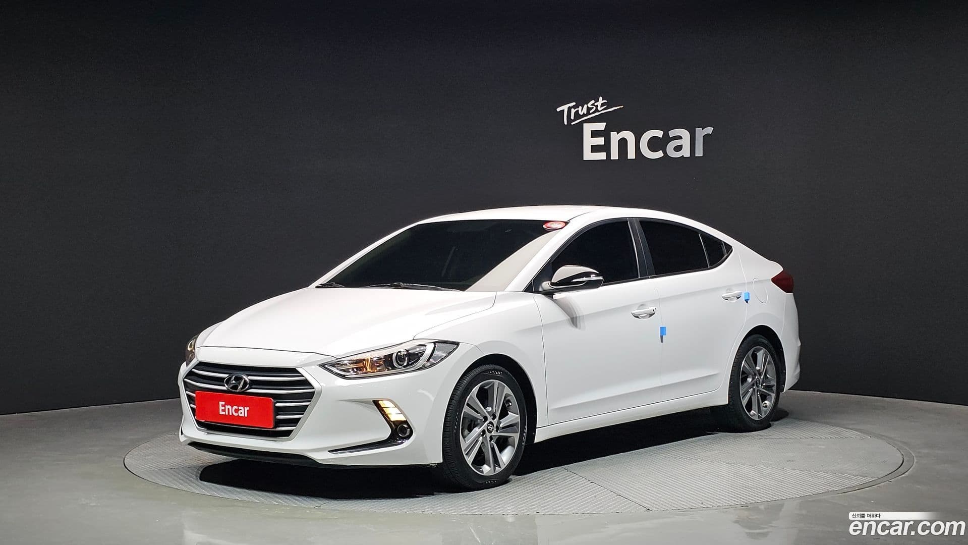 Main__Slider__Photo:AVANTE Hyundai 2018.1-0