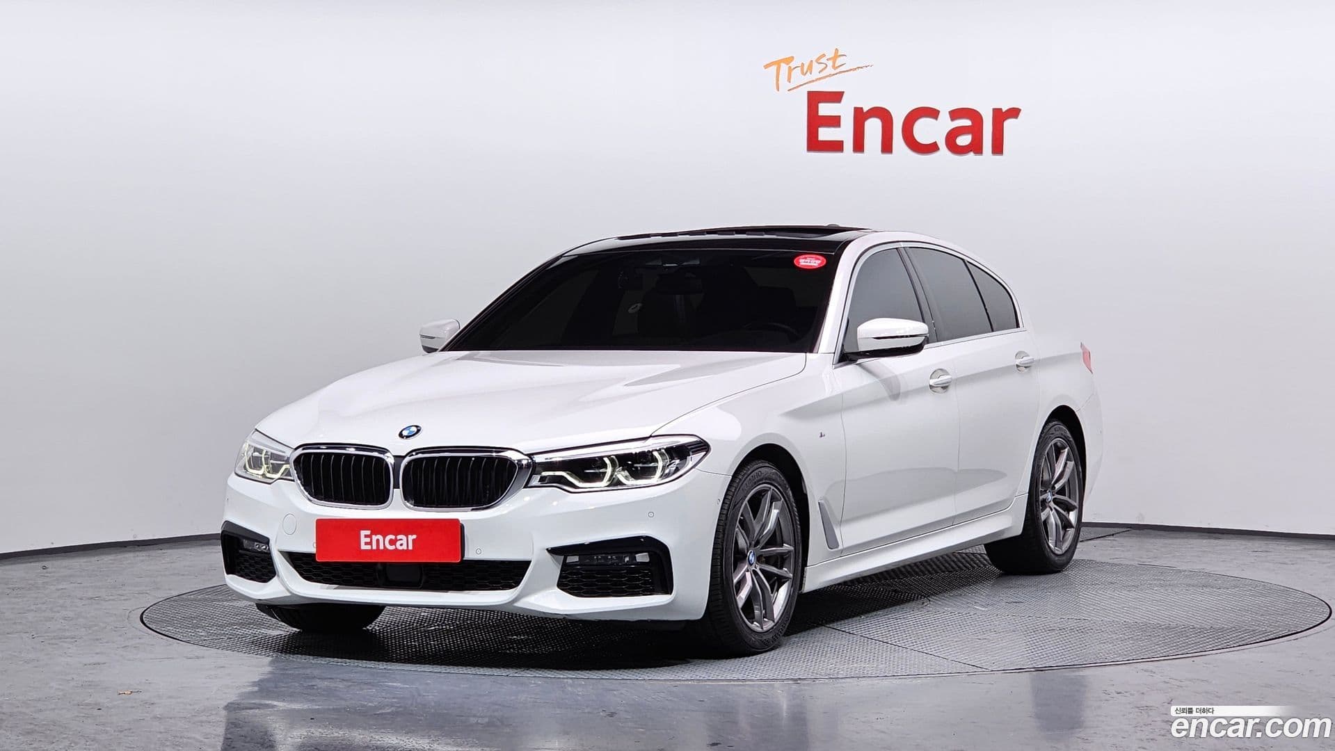 Main__Slider__Photo:5-Series BMW 2017.10-0