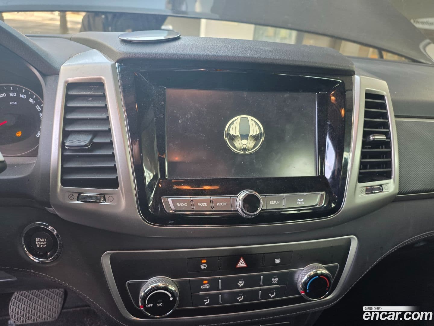 Main__Slider__Photo:Rexton KG Mobility 2018.7-4
