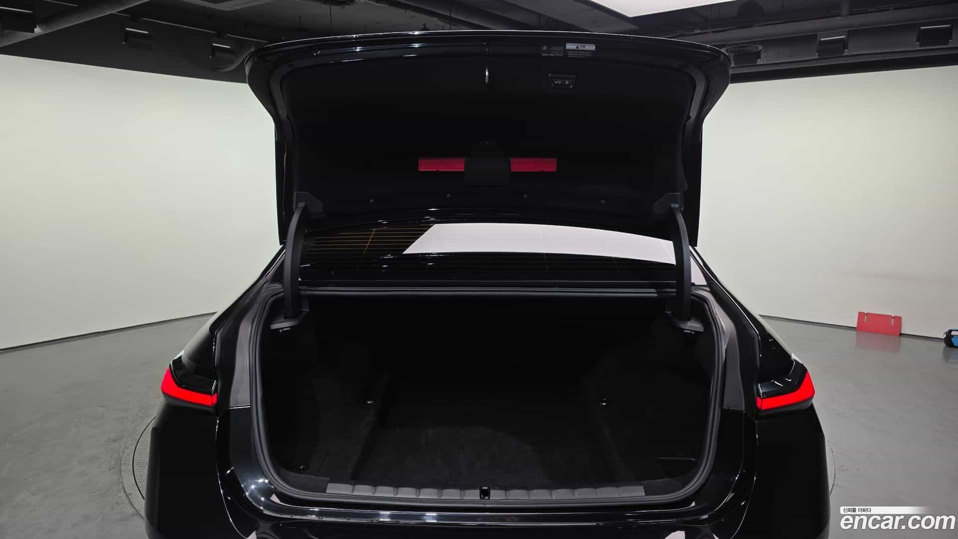 7-Series BMW 2023.8-OPTION-024