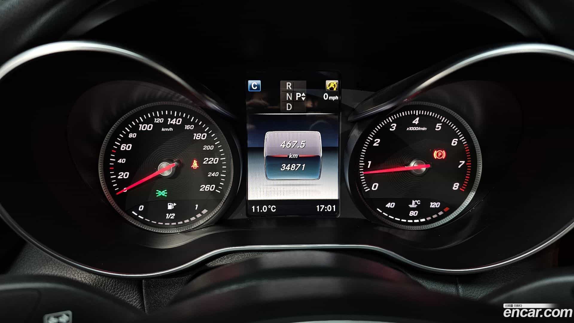 C-Class Mercedes-Benz 2018.0-INNER-008