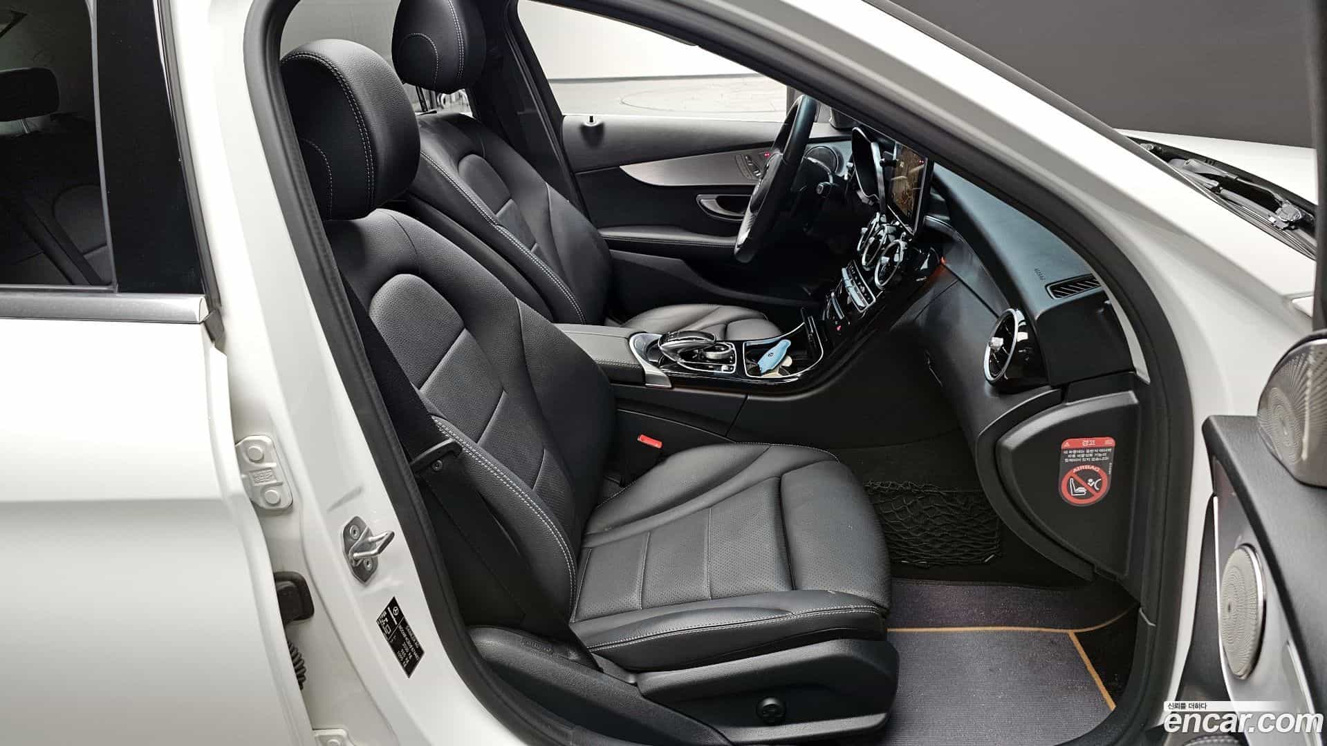 C-Class Mercedes-Benz 2018.0-INNER-010