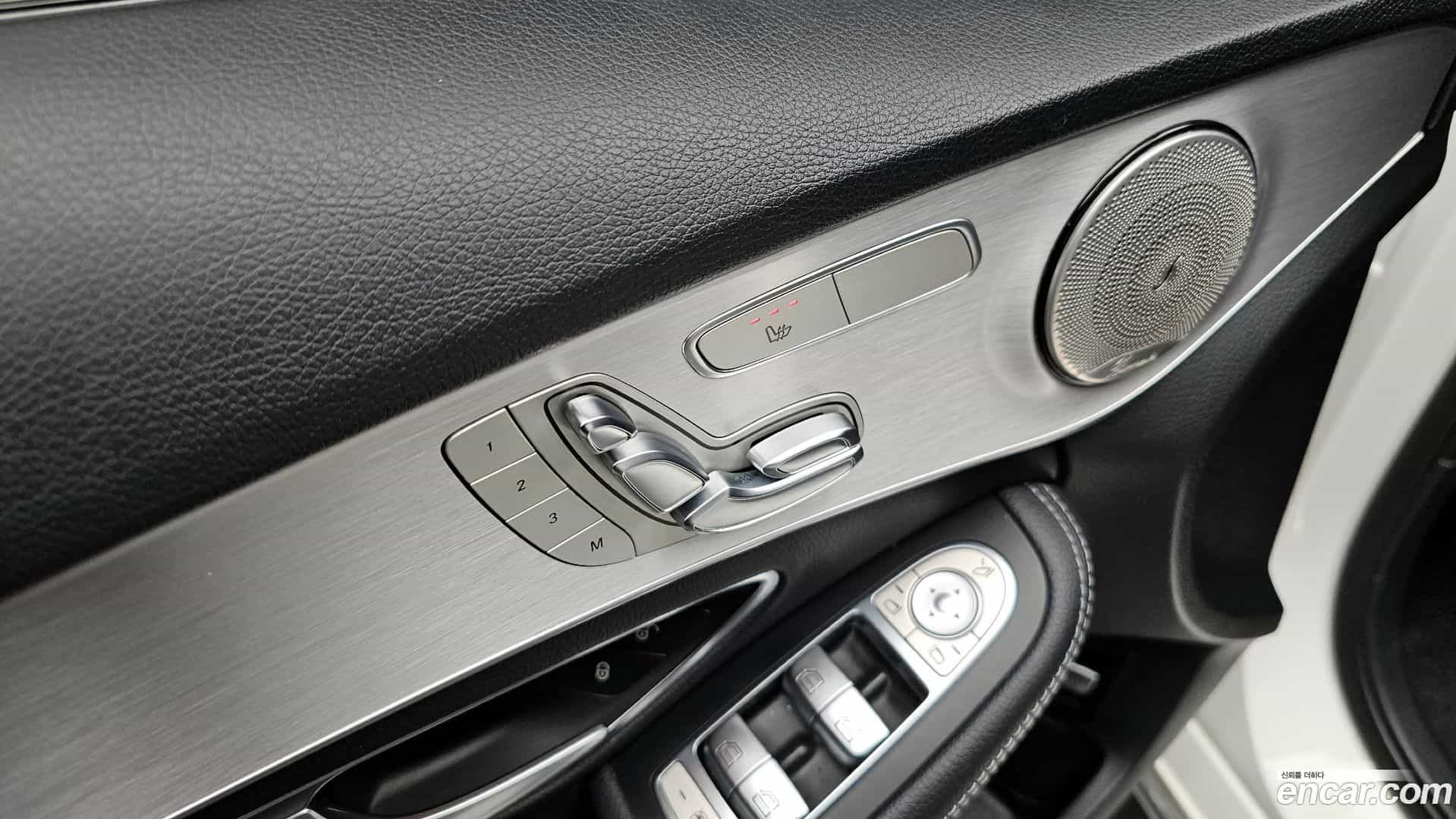 C-Class Mercedes-Benz 2018.0-OPTION-022