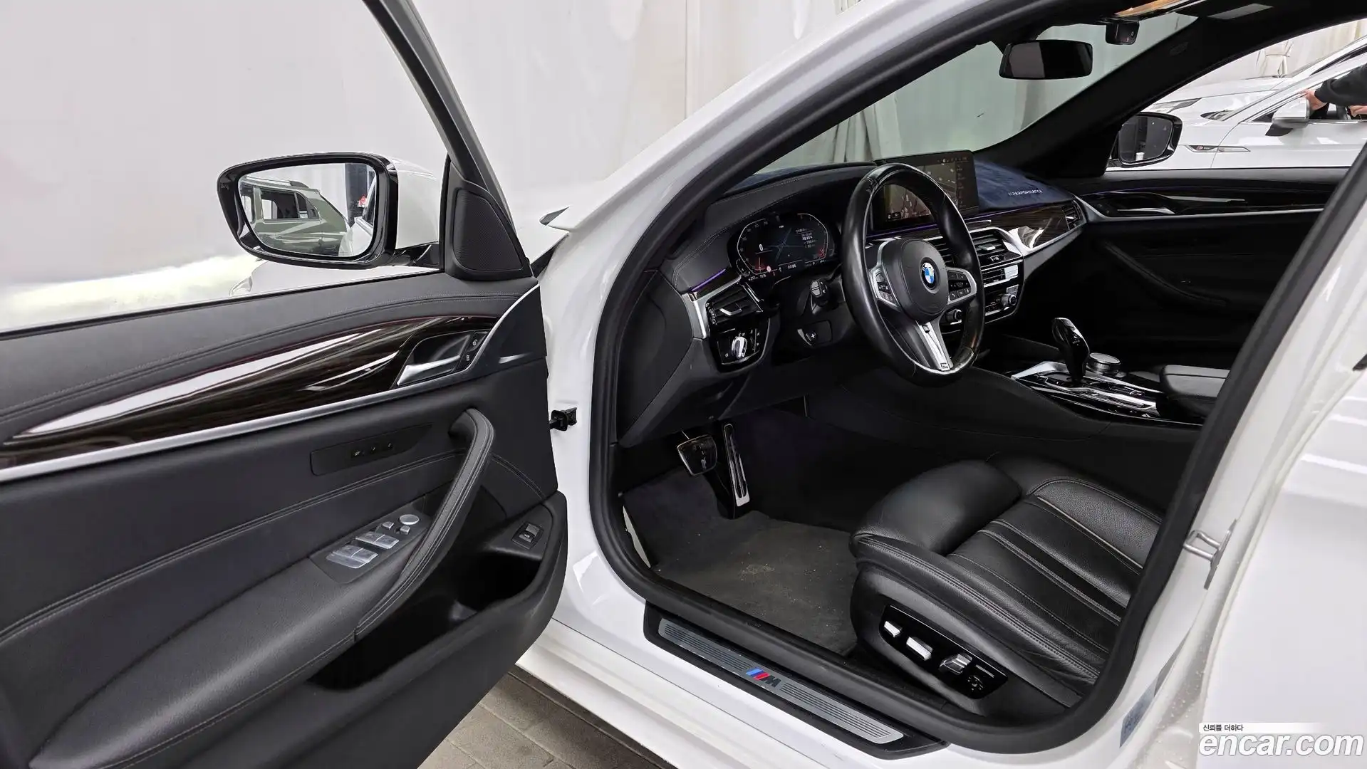 5-Series BMW 2021.3-INNER-010