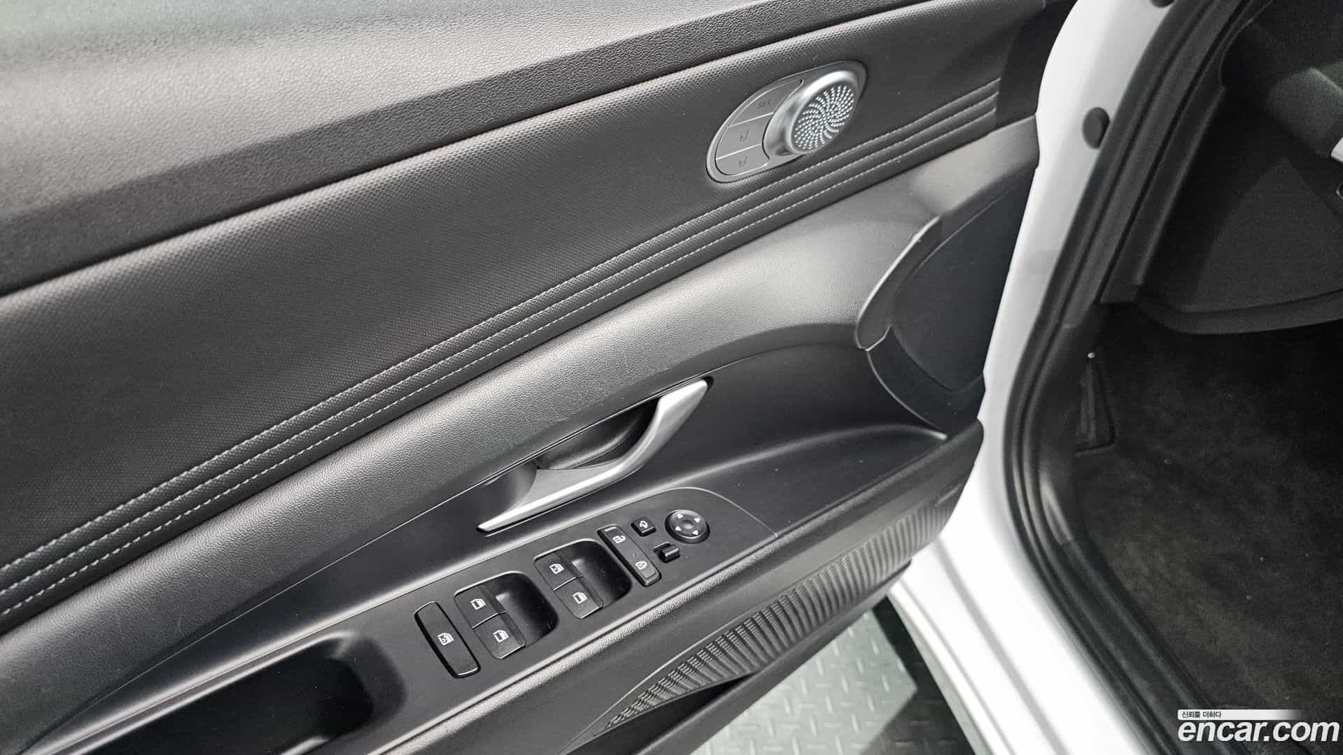 AVANTE Hyundai 2021.5-OPTION-022